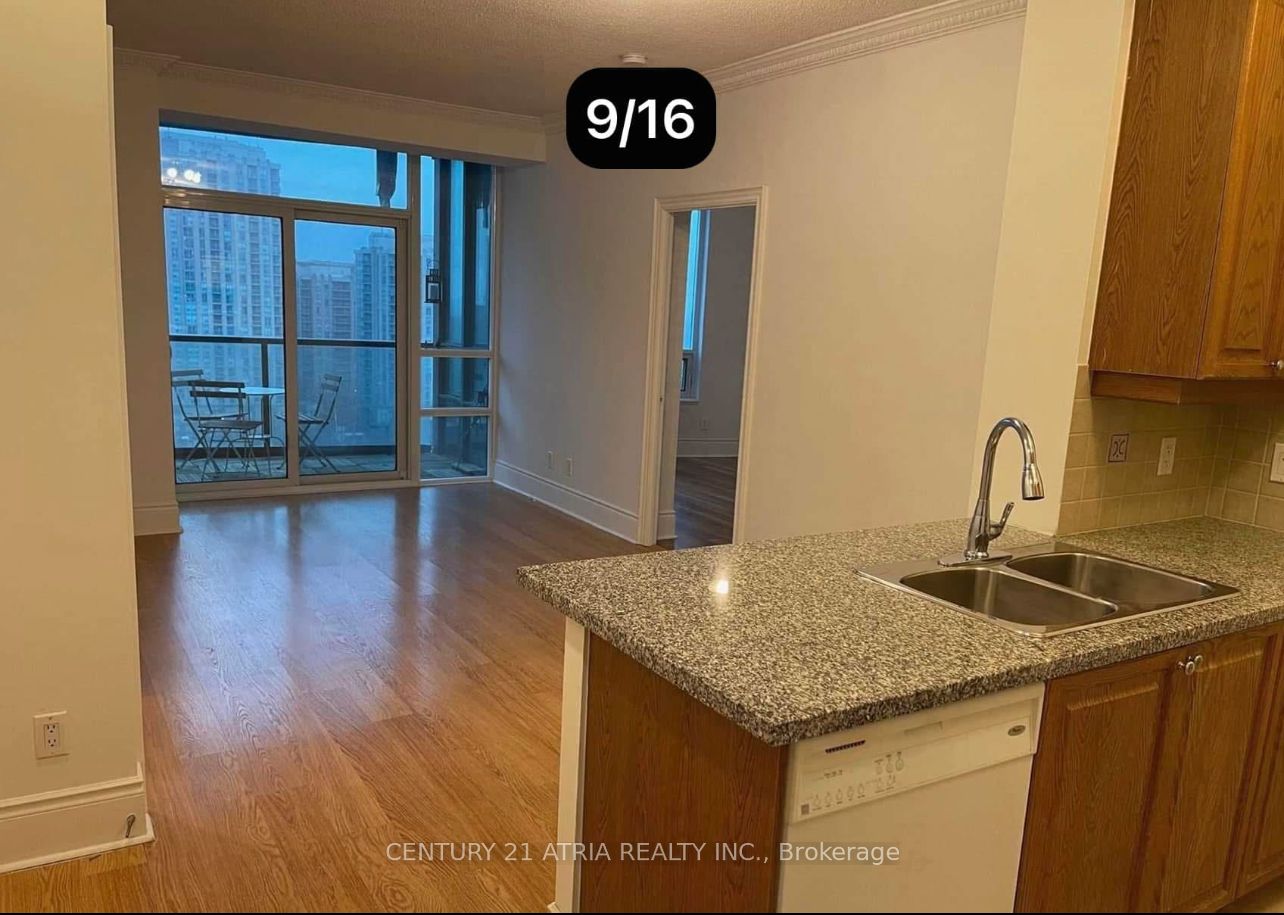 15 Greenview Avenue 1604 Property Photo 5