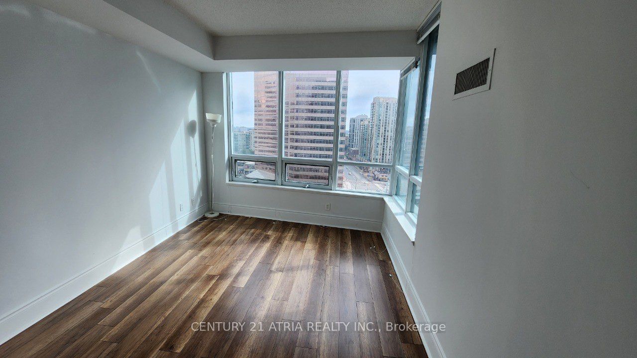 15 Greenview Avenue 1604 Property Photo 7