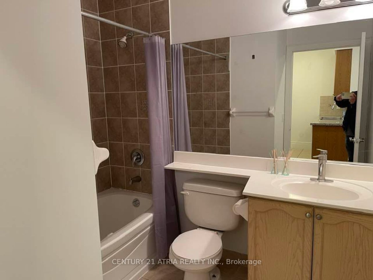 15 Greenview Avenue 1604 Property Photo 8