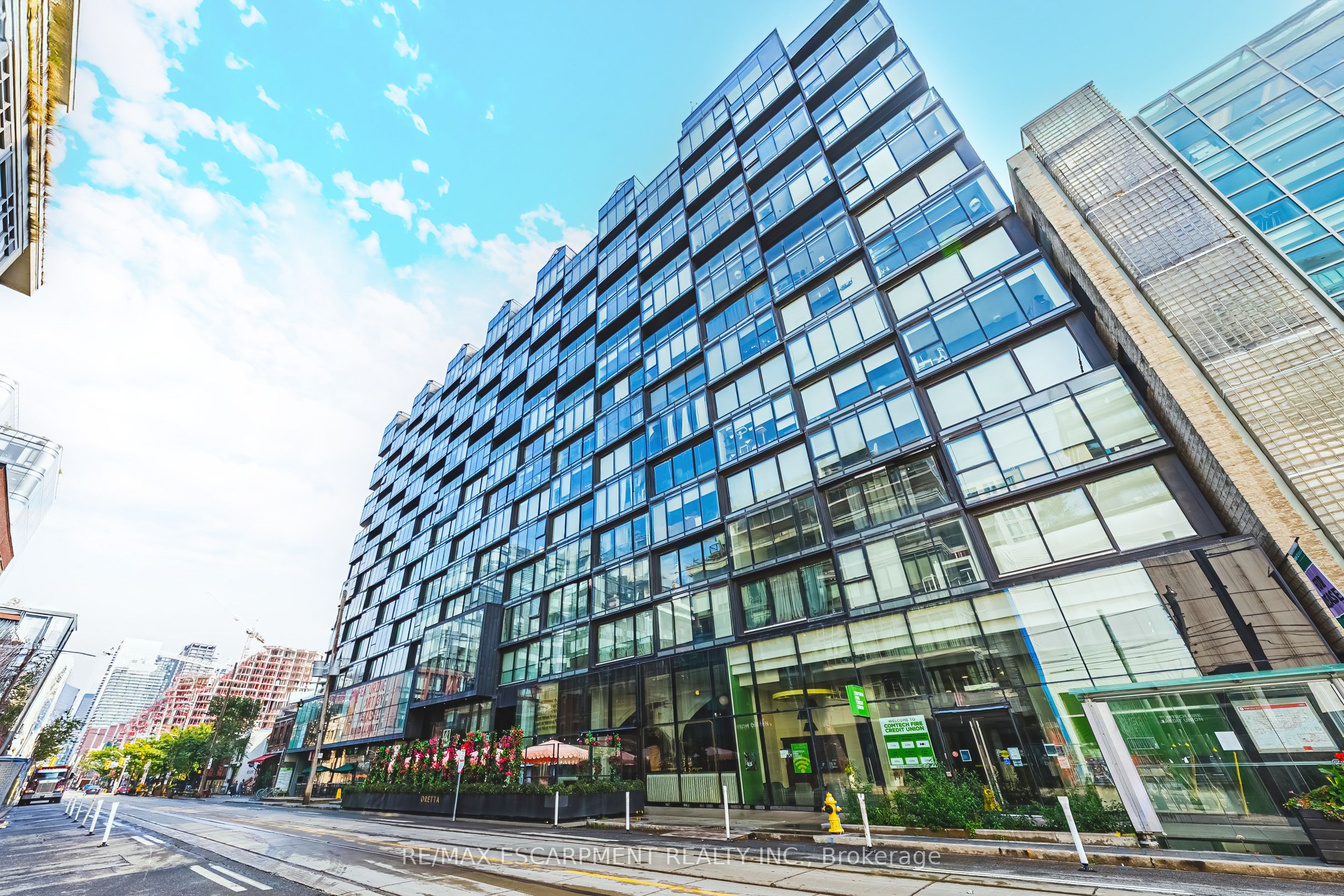 629 King Street W 627 Property Photo 1