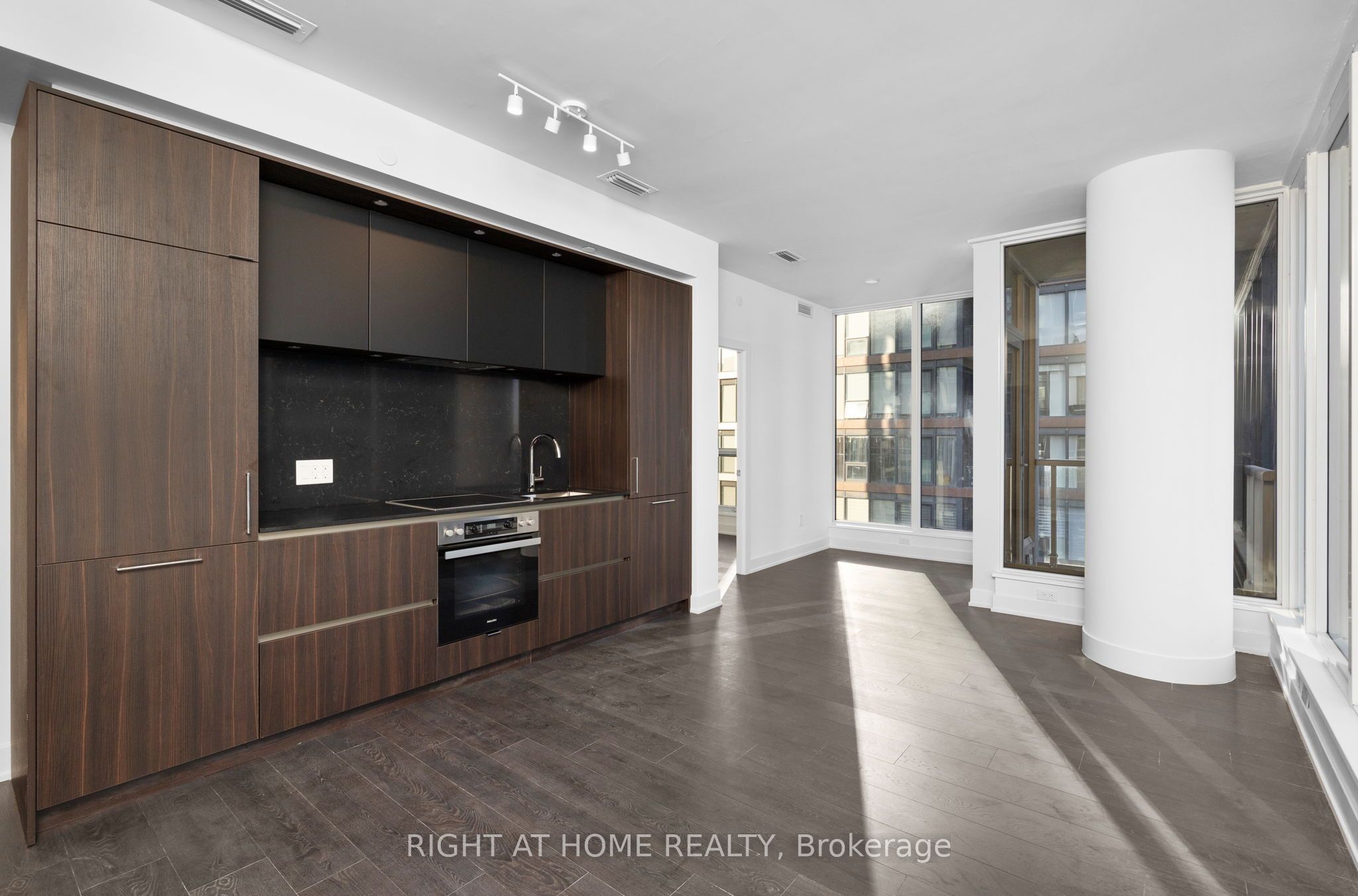 35 Mercer Street 1512 Property Photo 7