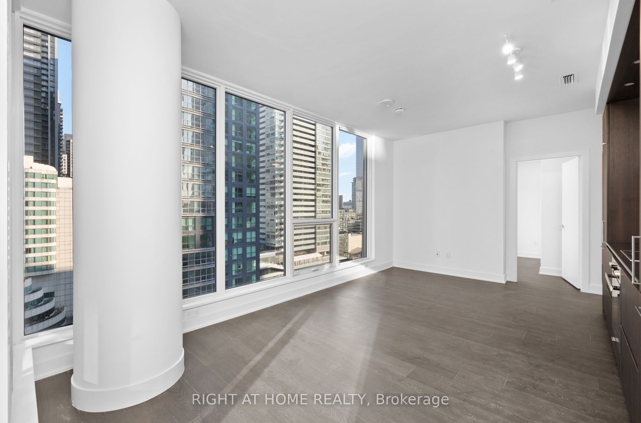 35 Mercer Street 1512 Property Photo 9