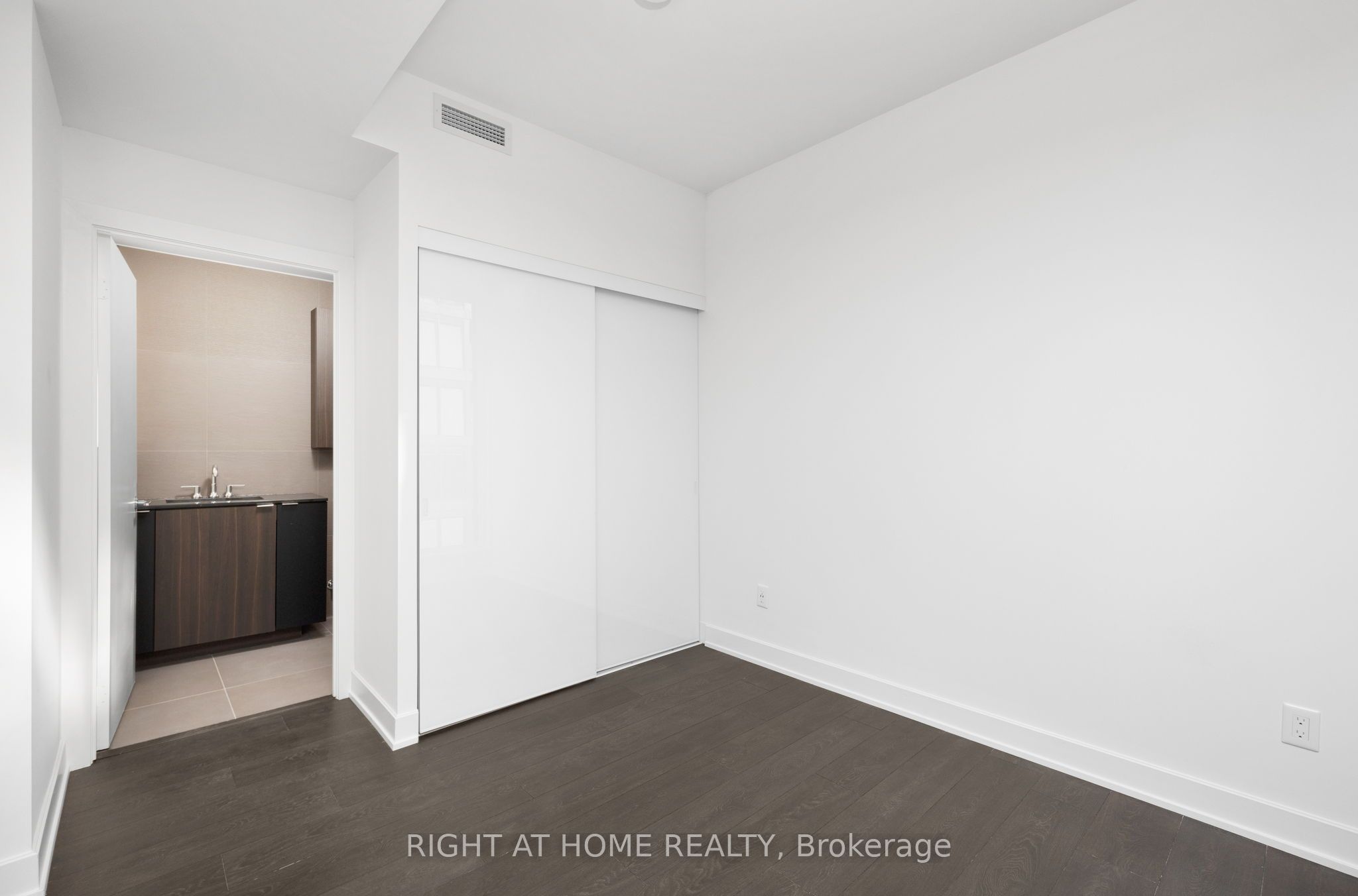 35 Mercer Street 1512 Property Photo 15