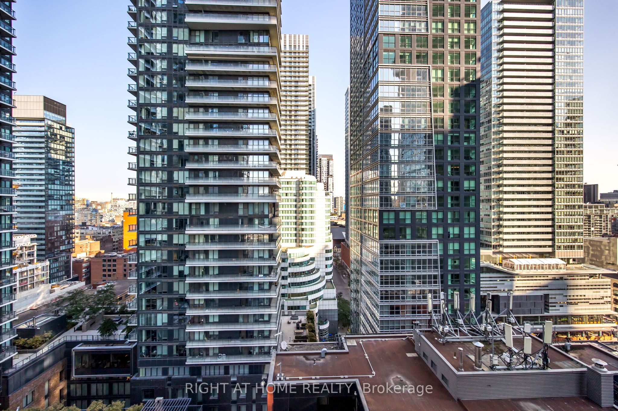 35 Mercer Street 1512 Property Photo 24