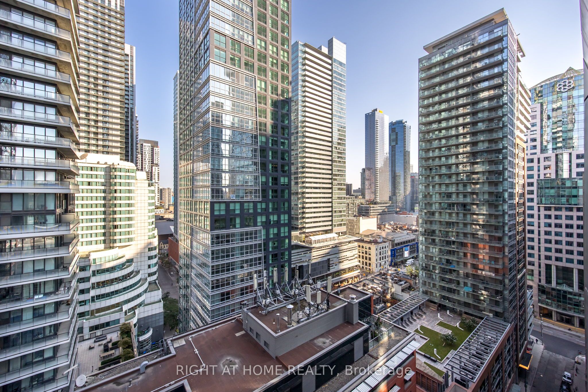 35 Mercer Street 1512 Property Photo 25