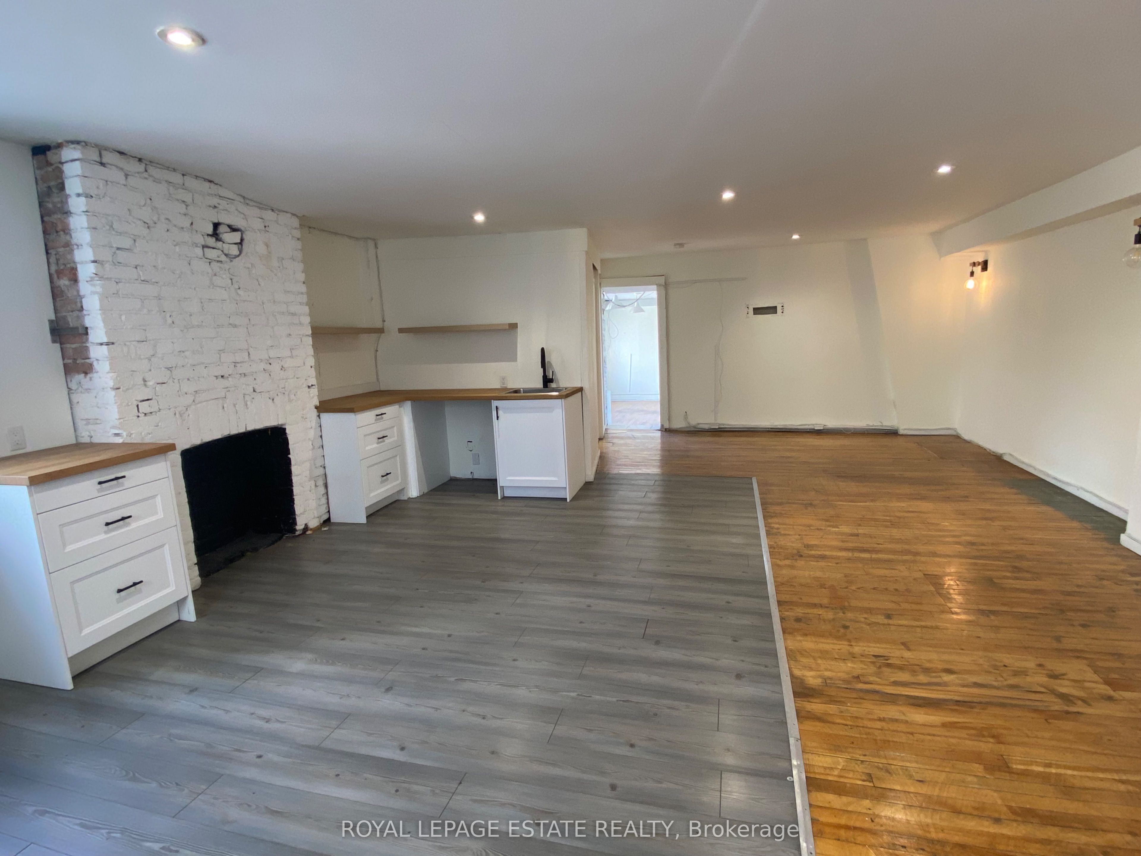 155 Richmond Street E Property Photo 12