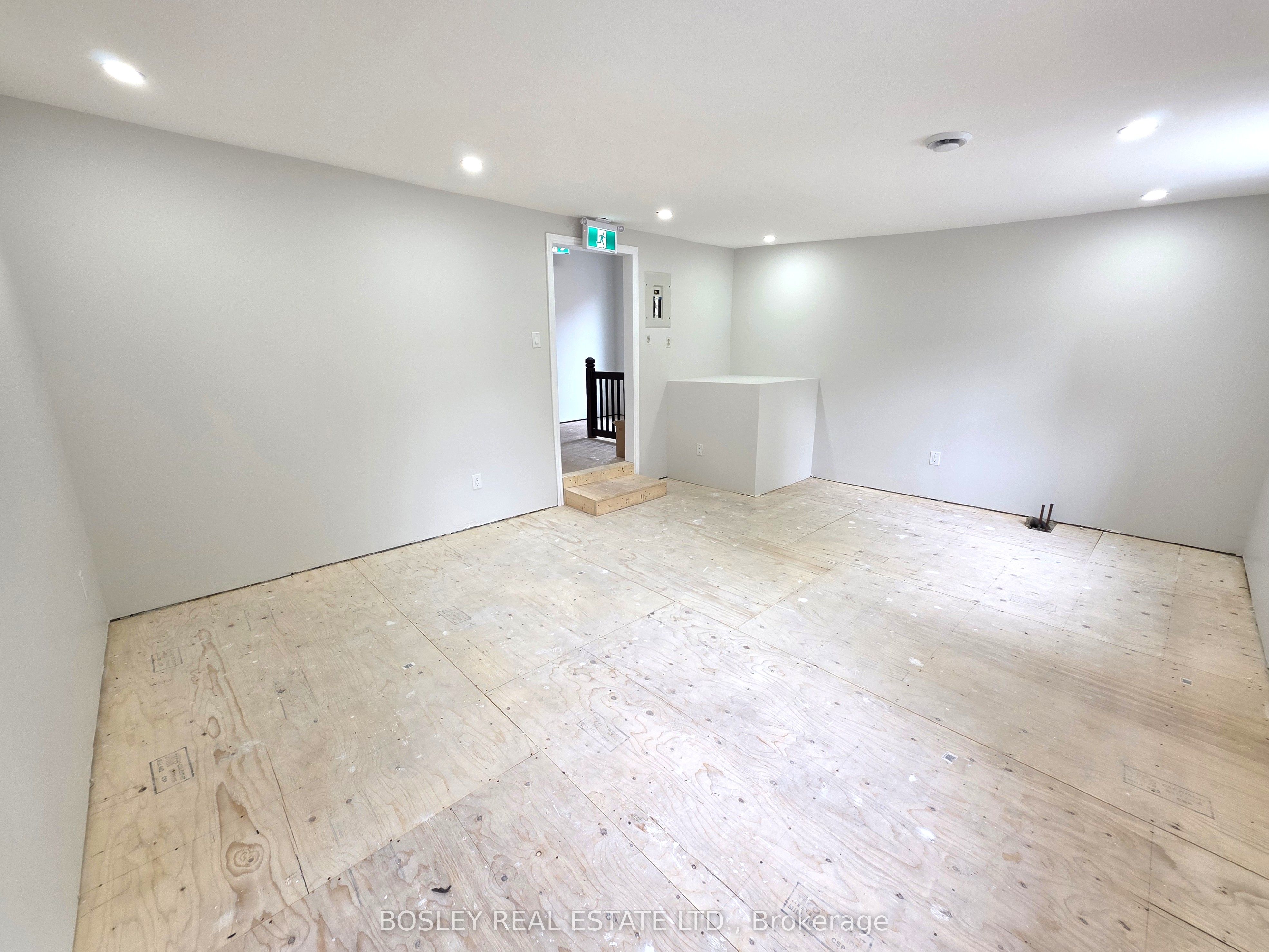 2519 Yonge Street 2nd Floor Property Photo 4