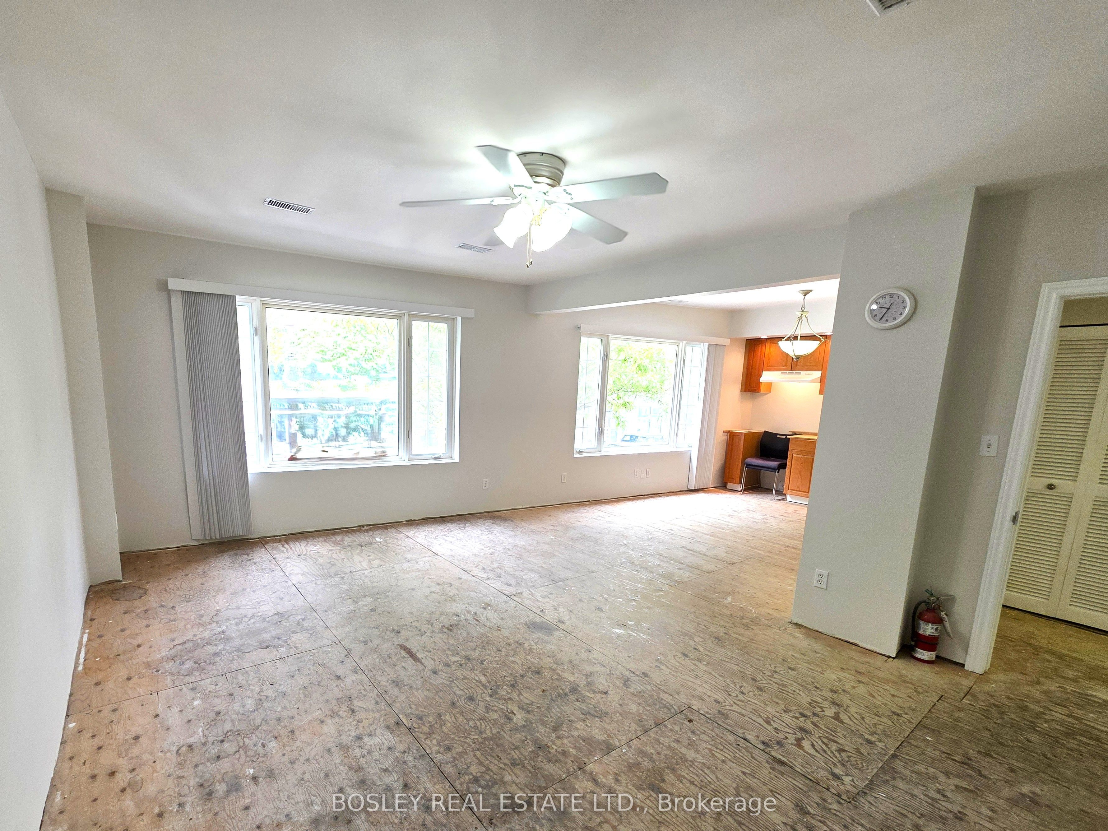 2519 Yonge Street 2nd Floor Property Photo 5