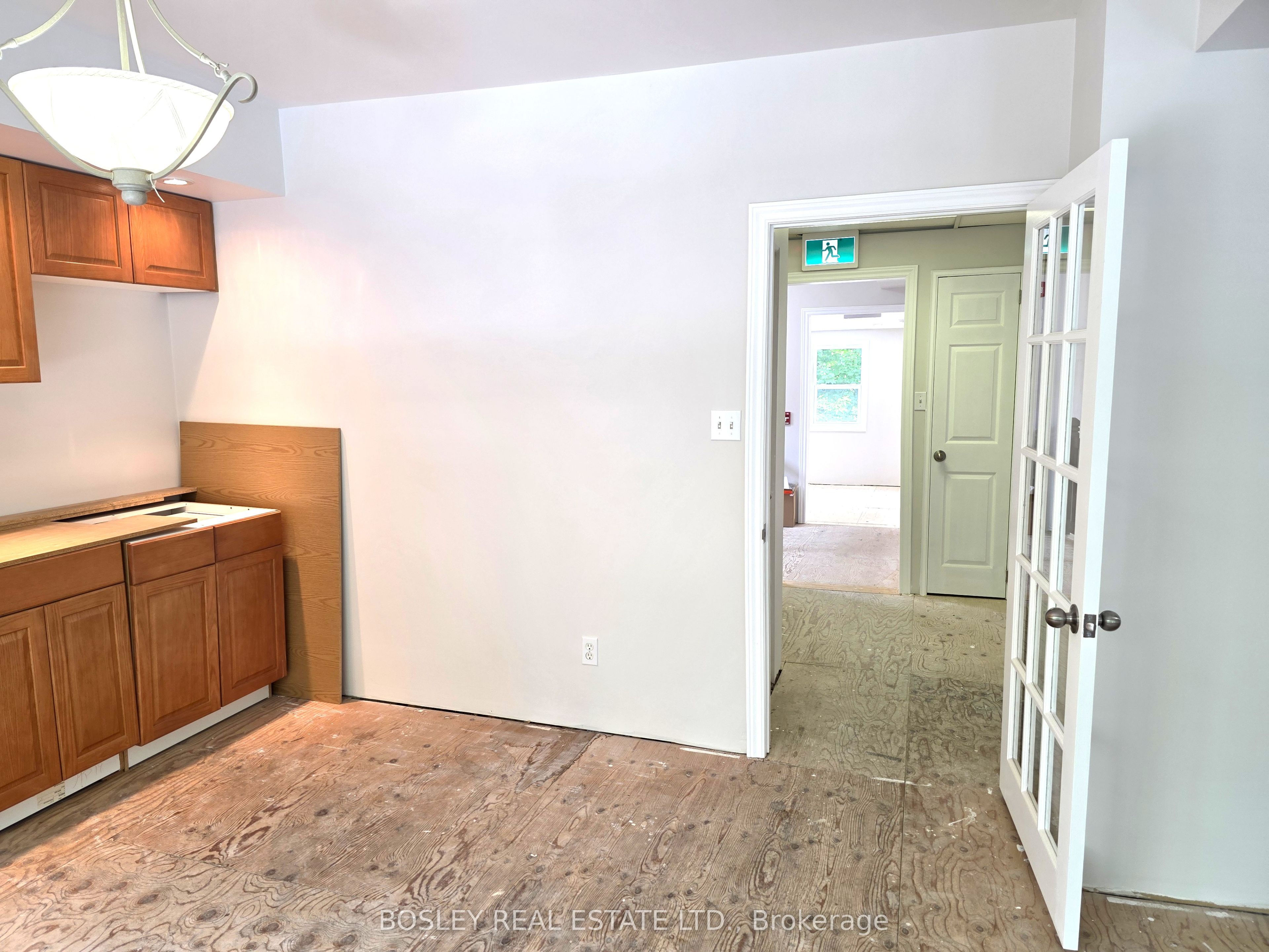 2519 Yonge Street 2nd Floor Property Photo 7