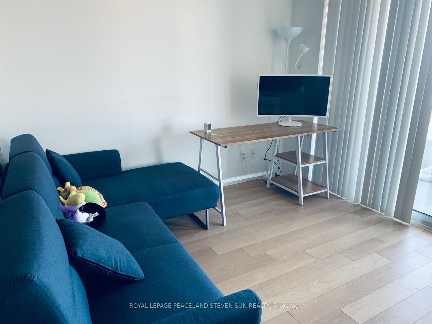 275 Yorkland Road 1812 Property Photo 1