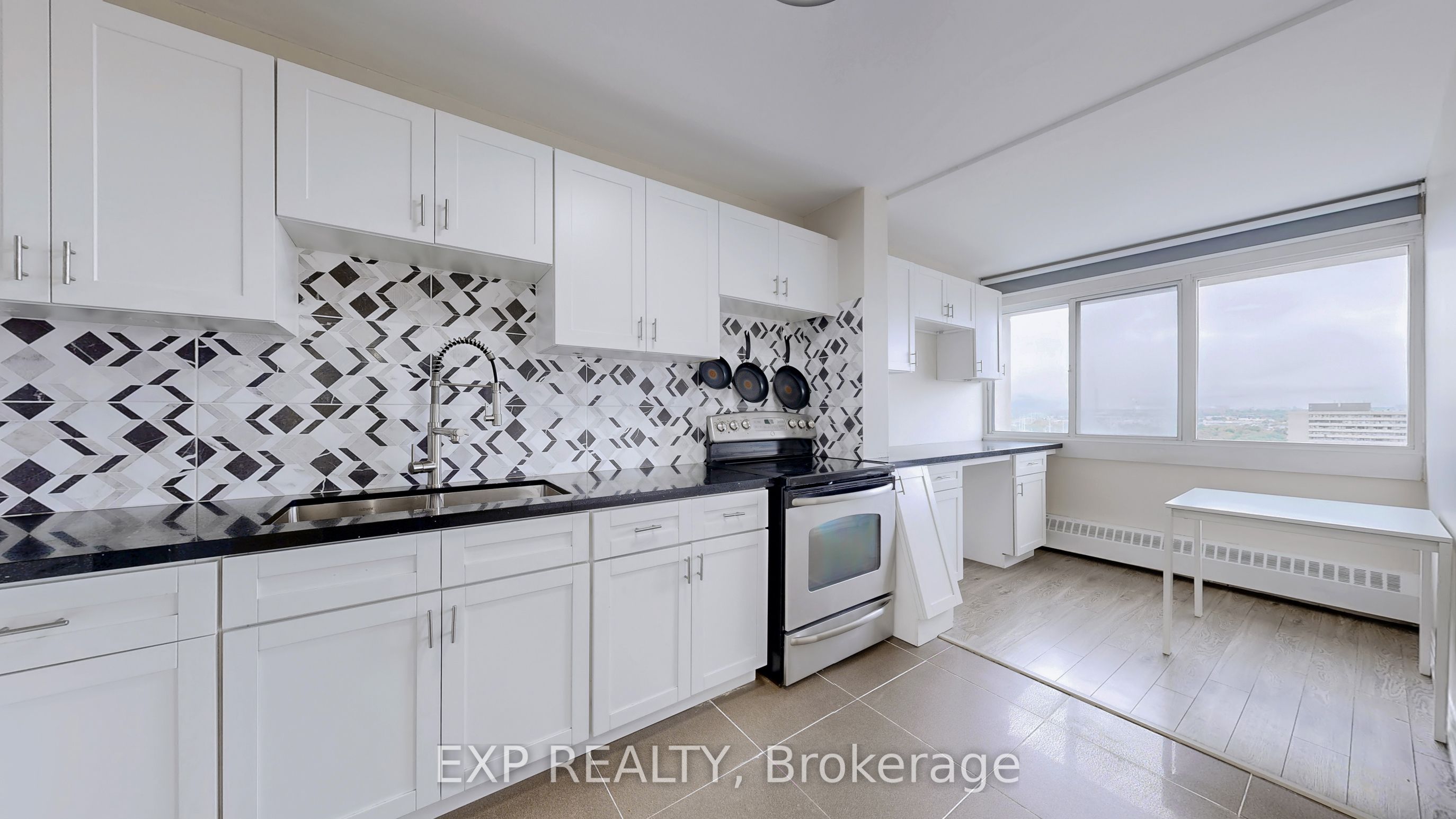 715 Don Mills Road 2204 Property Photo 8