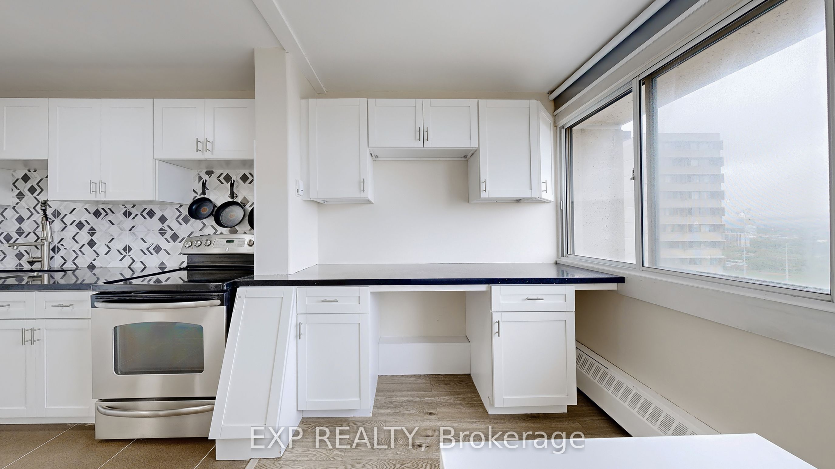 715 Don Mills Road 2204 Property Photo 12