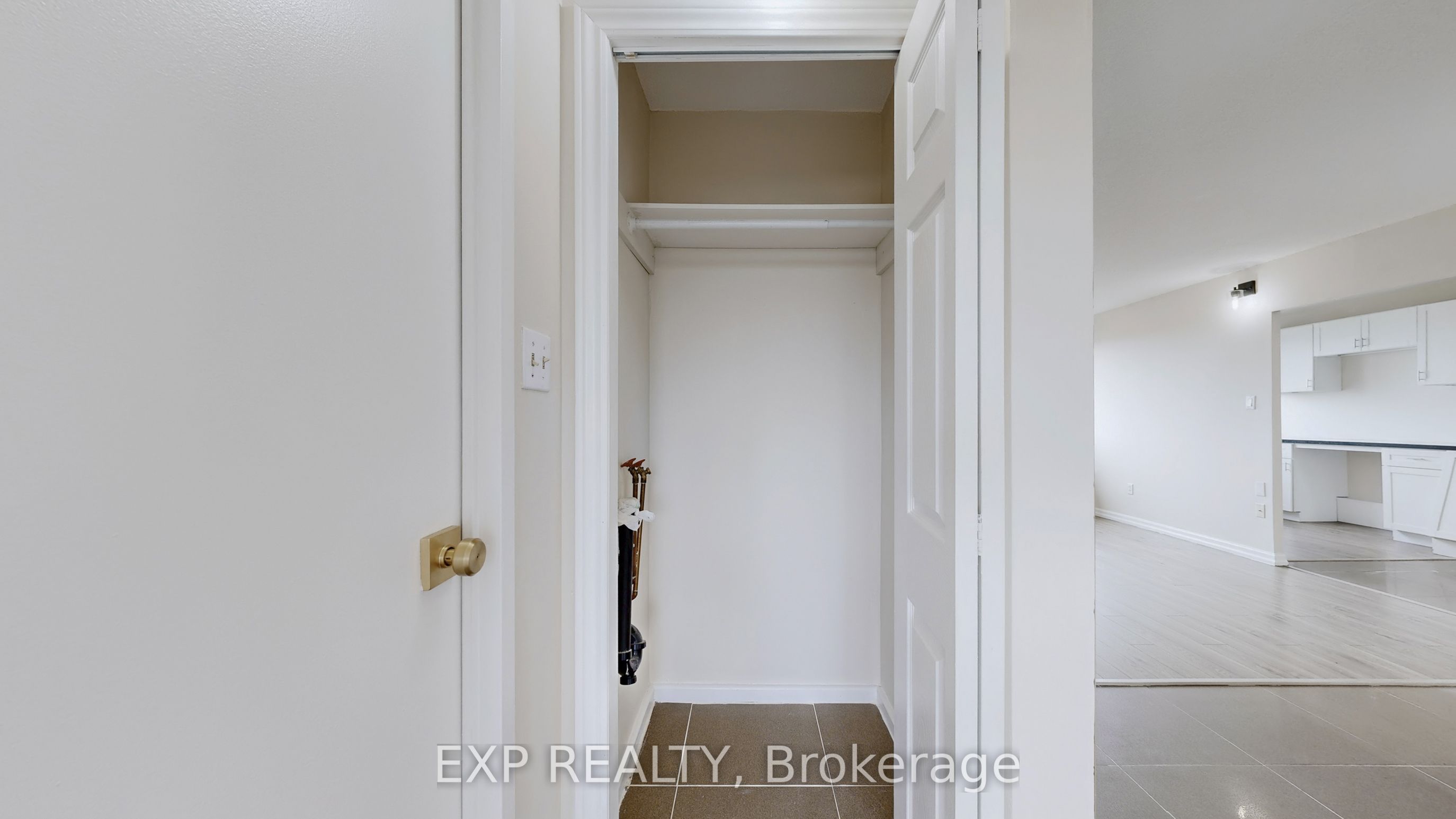 715 Don Mills Road 2204 Property Photo 16