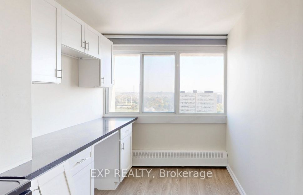 715 Don Mills Road 2204 Property Photo 19