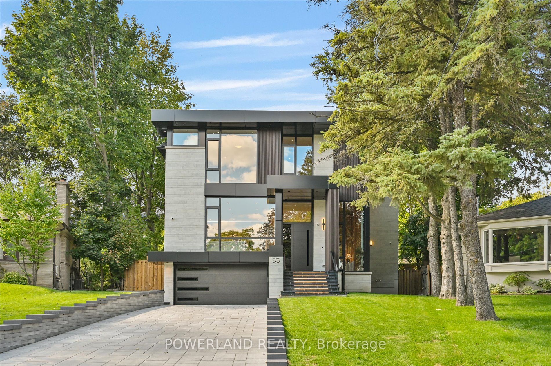 53 Whittaker Crescent Property Photo 2