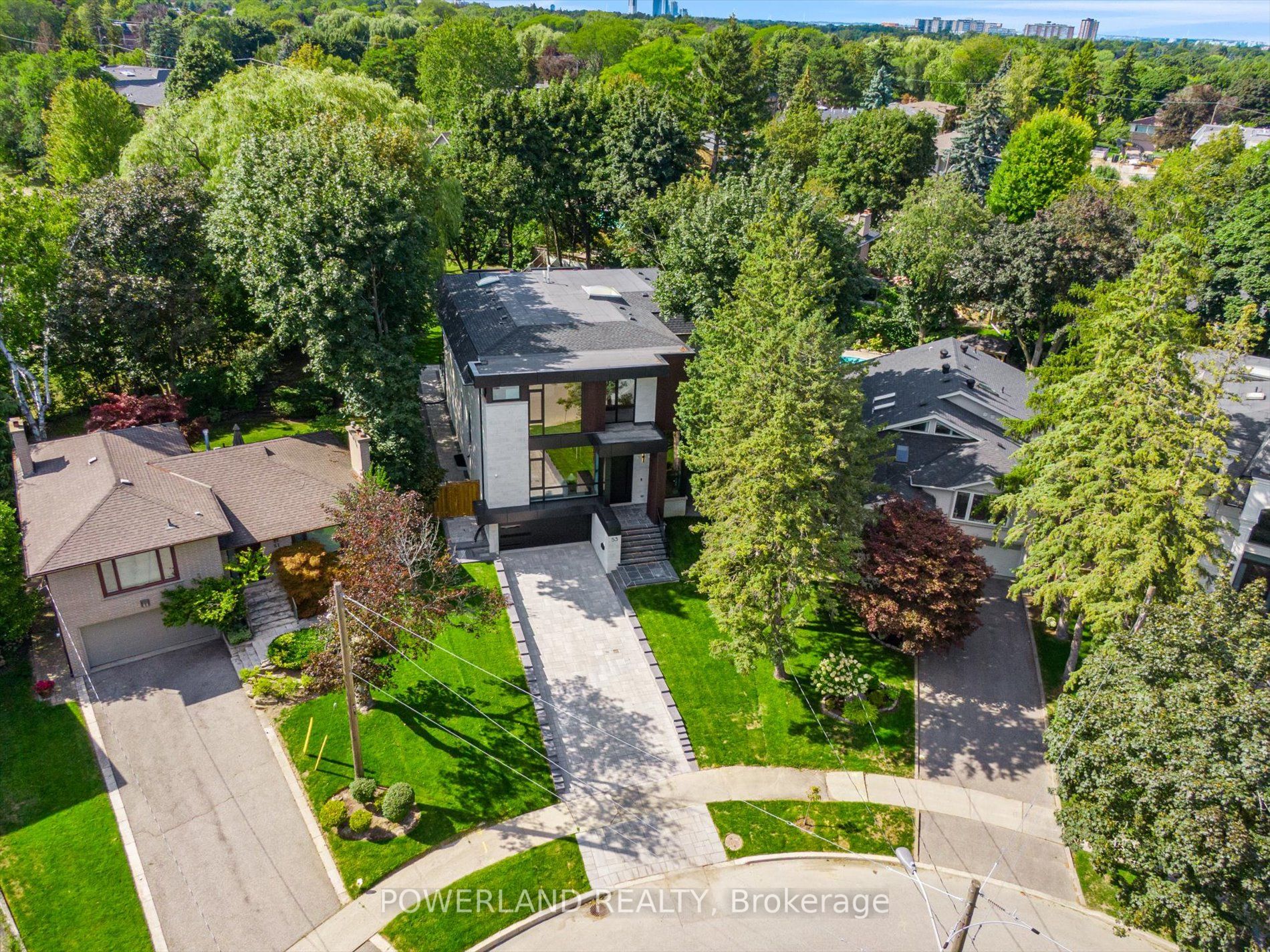 53 Whittaker Crescent Property Photo 3