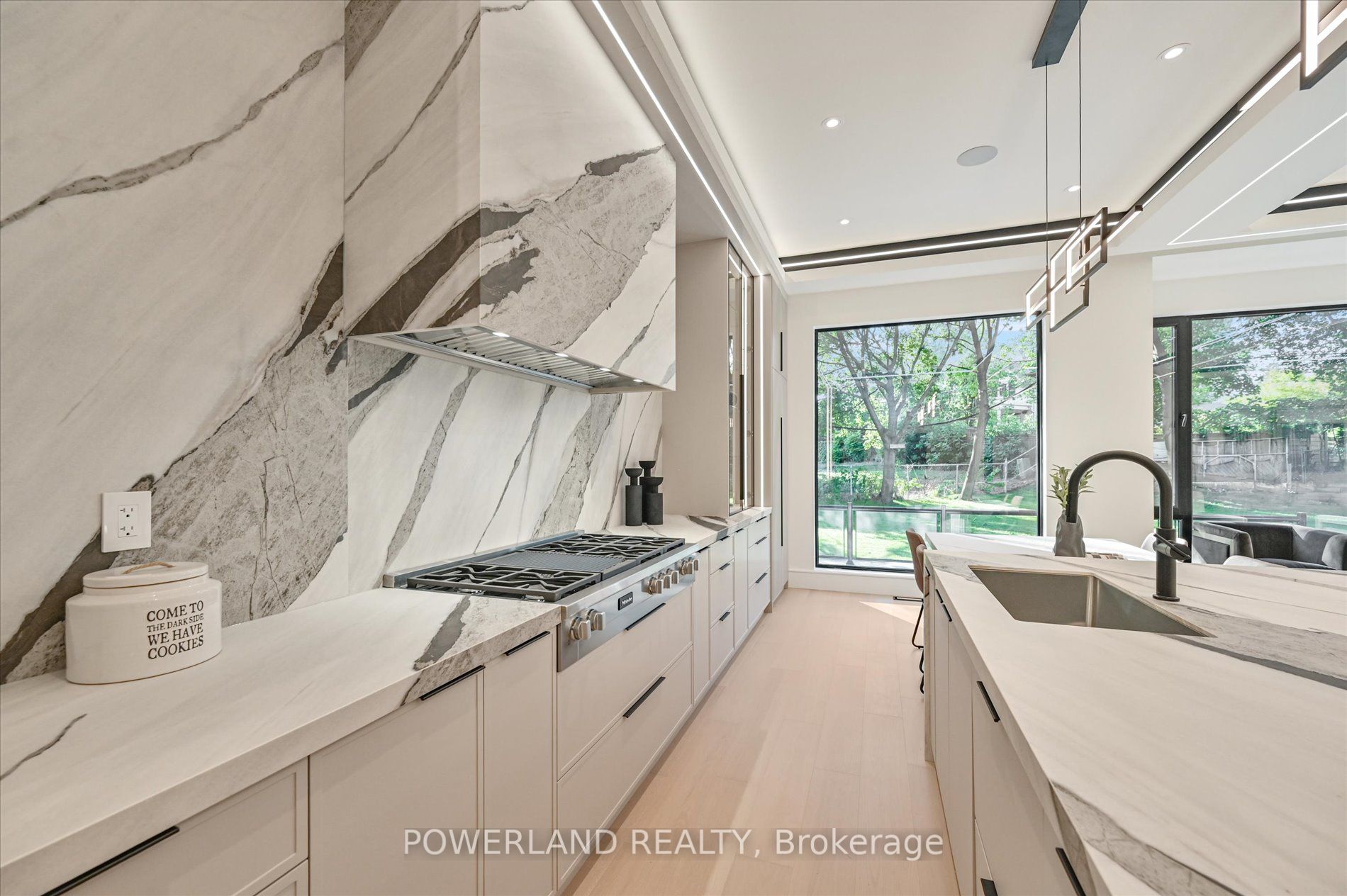 53 Whittaker Crescent Property Photo 17