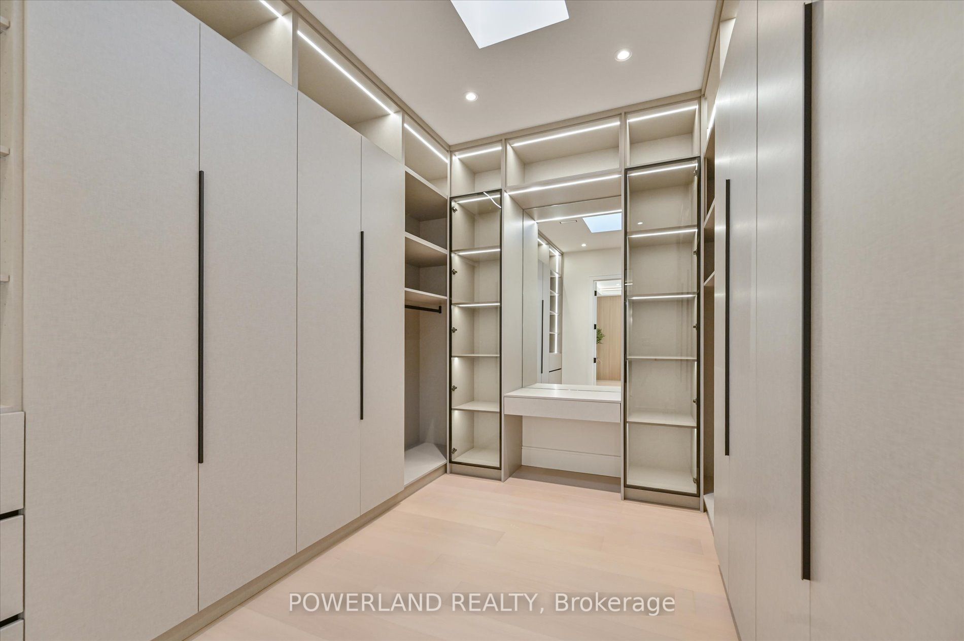 53 Whittaker Crescent Property Photo 32