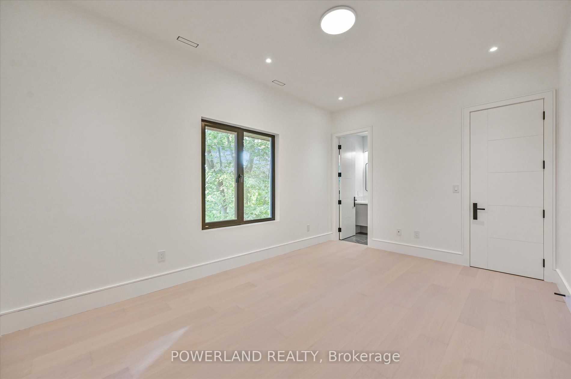 53 Whittaker Crescent Property Photo 35