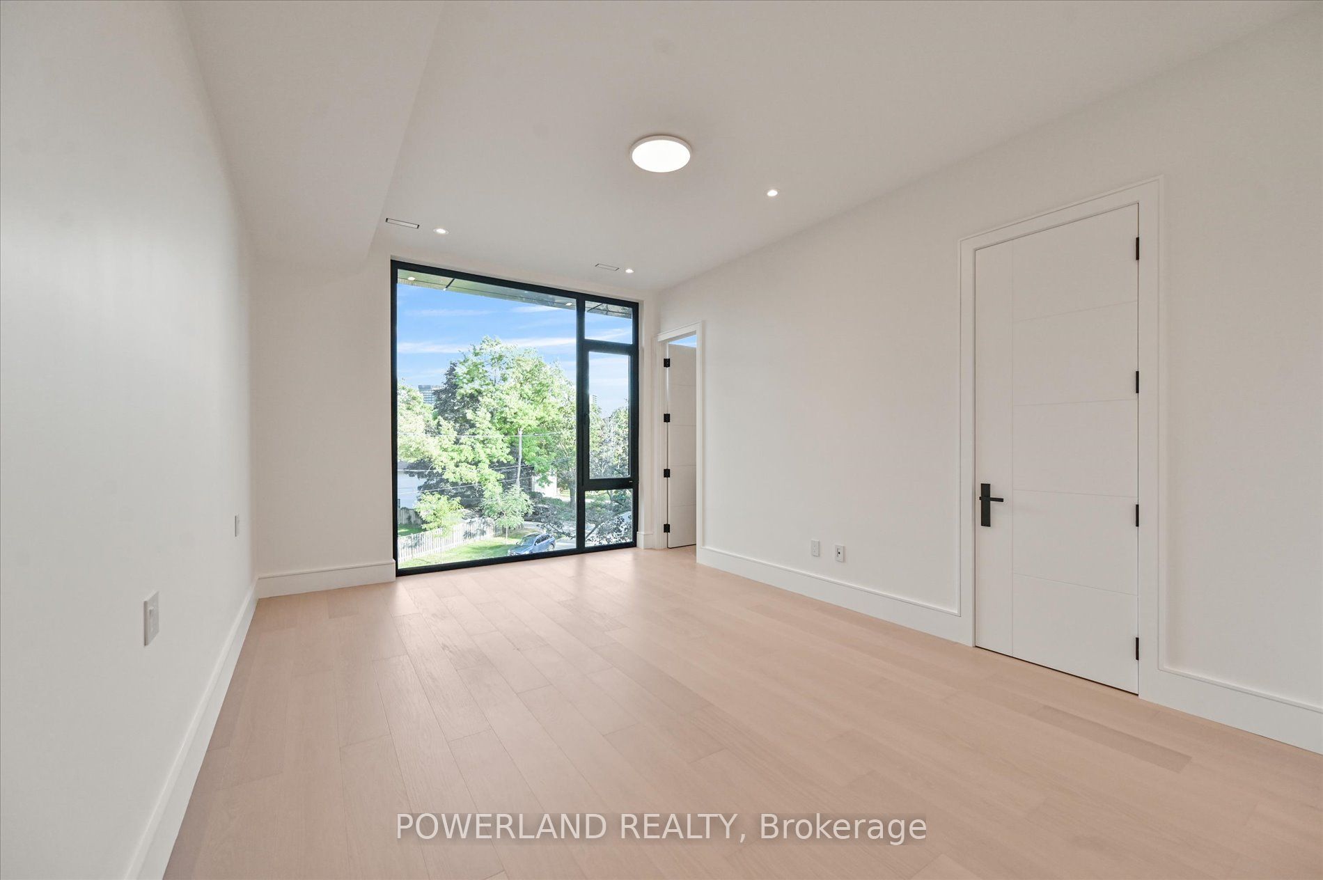 53 Whittaker Crescent Property Photo 37