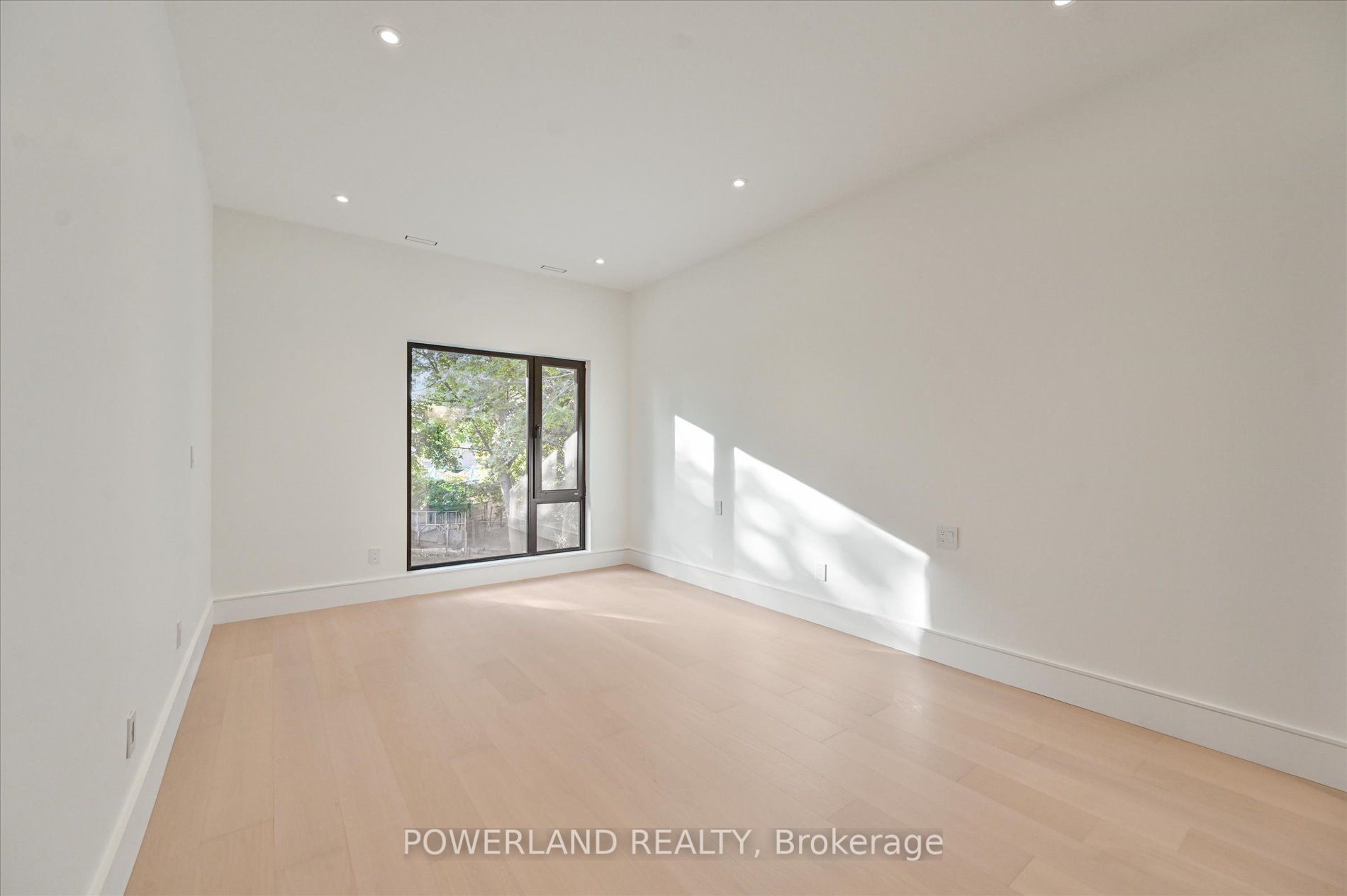 53 Whittaker Crescent Property Photo 41