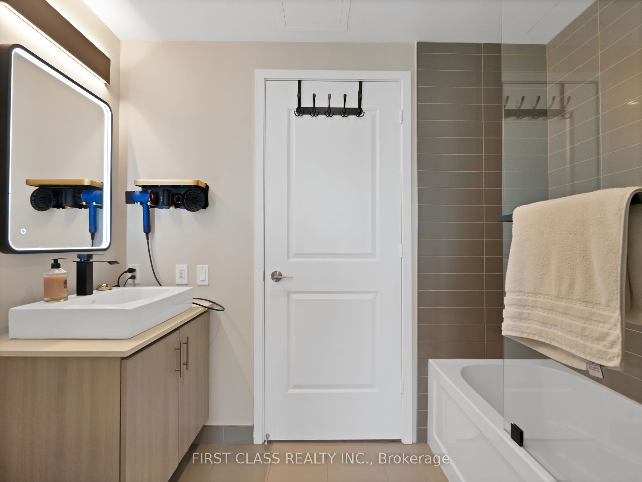 1 The Esplanade N/a 3309 Property Photo 16