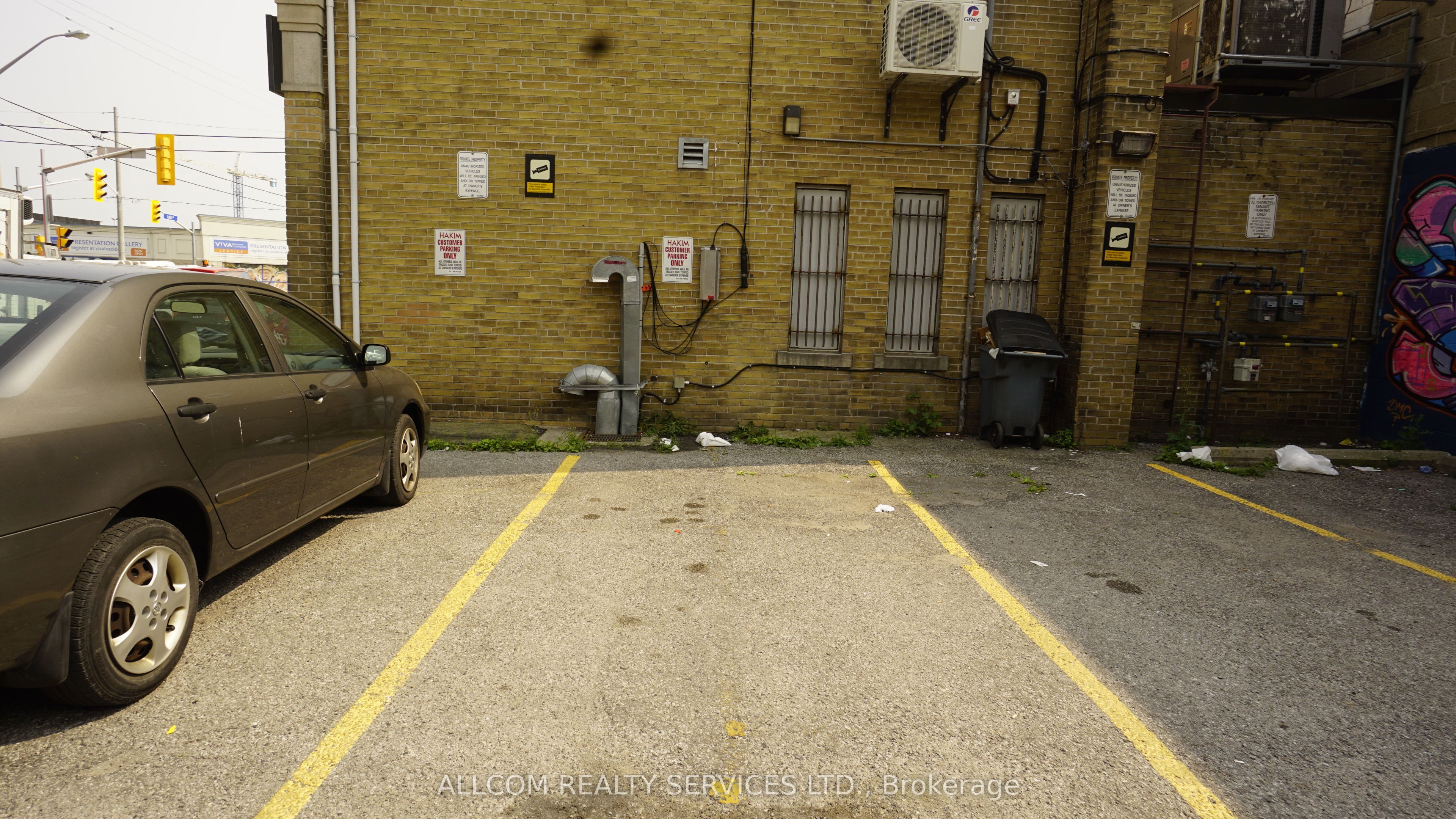 876 Eglinton Avenue E Property Photo 11