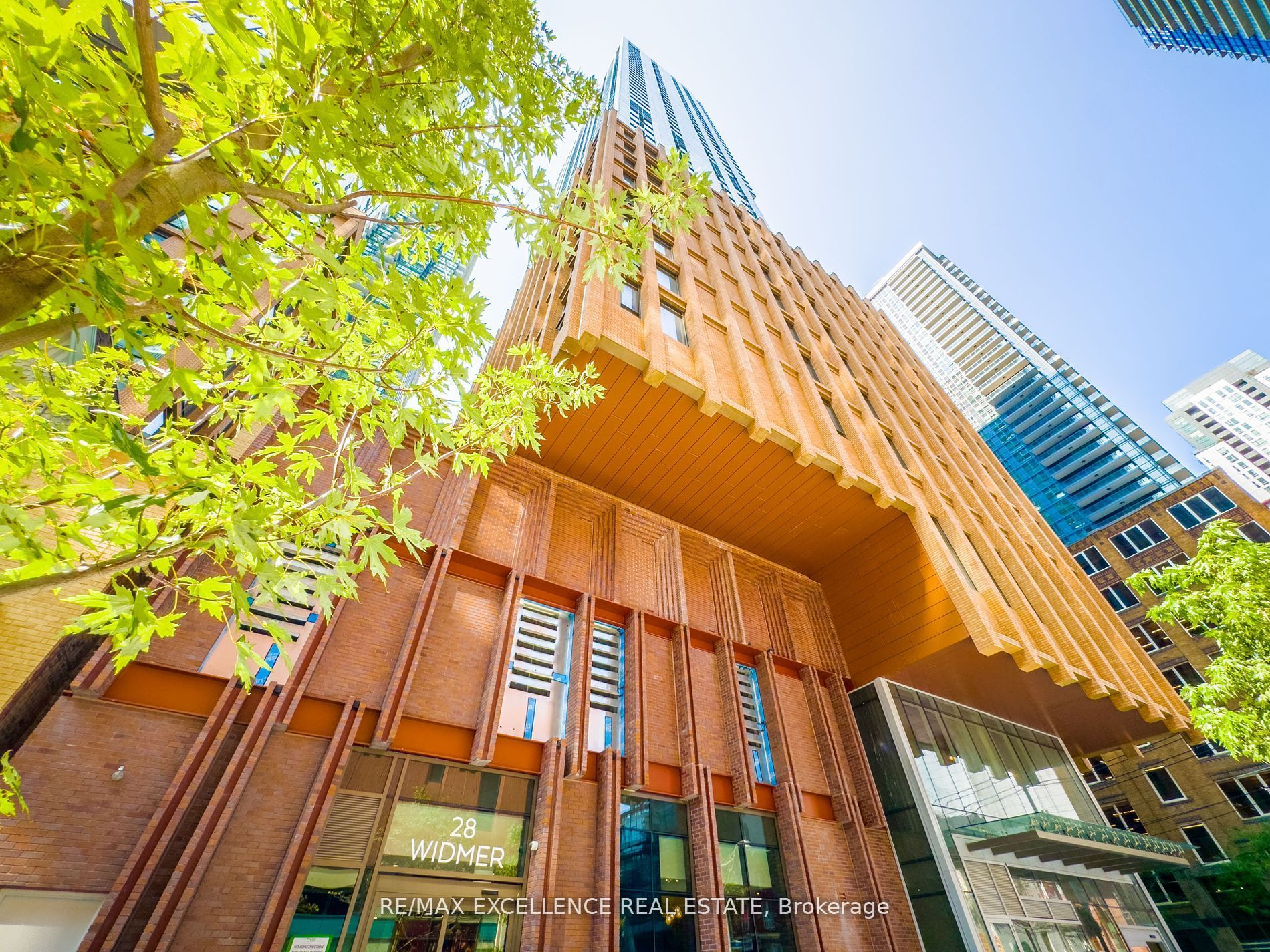 28 Widmer Street 4122 Property Photo 2
