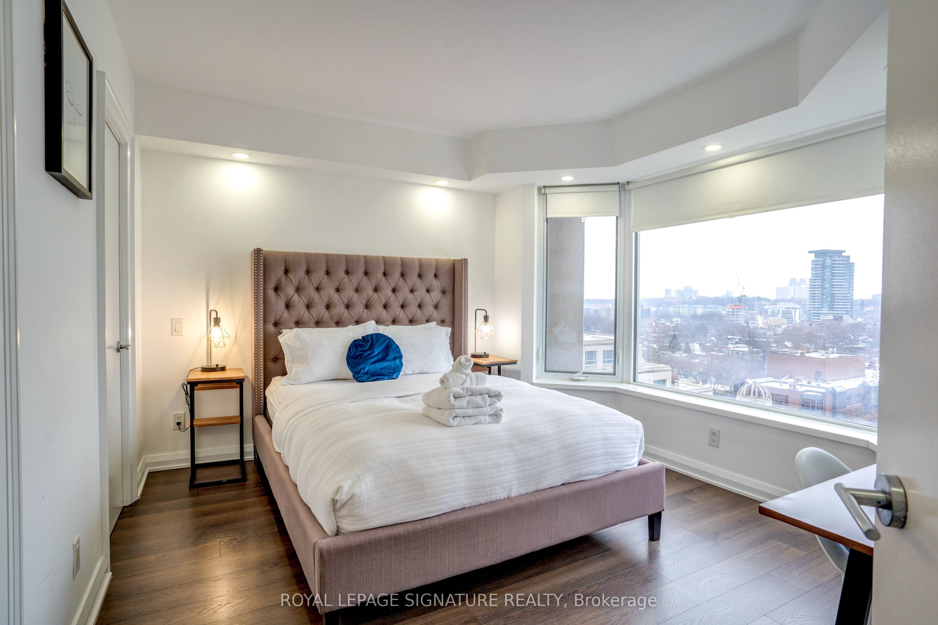 155 Yorkville Avenue 1218 Property Photo 14