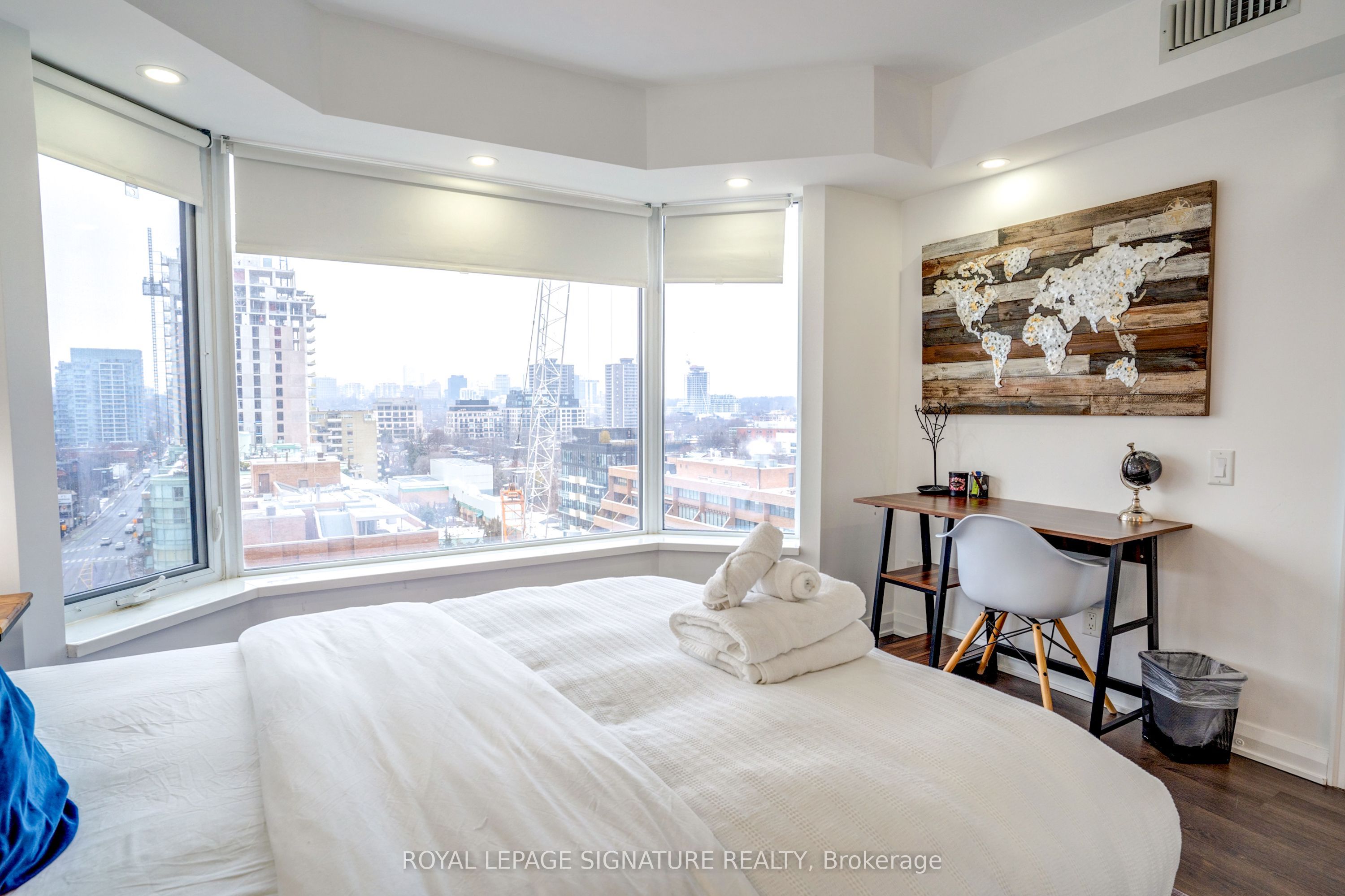 155 Yorkville Avenue 1218 Property Photo 15