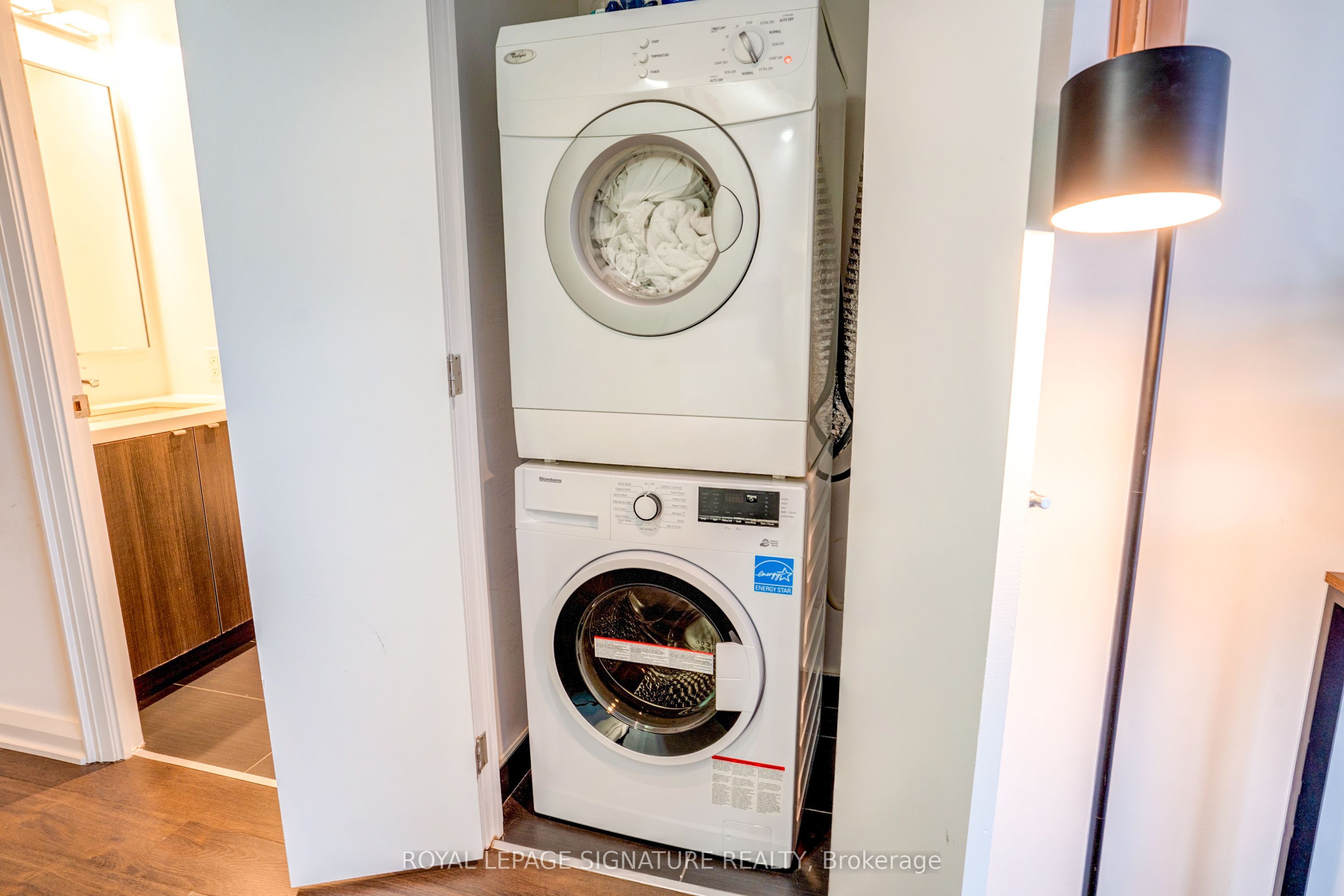 155 Yorkville Avenue 1218 Property Photo 21