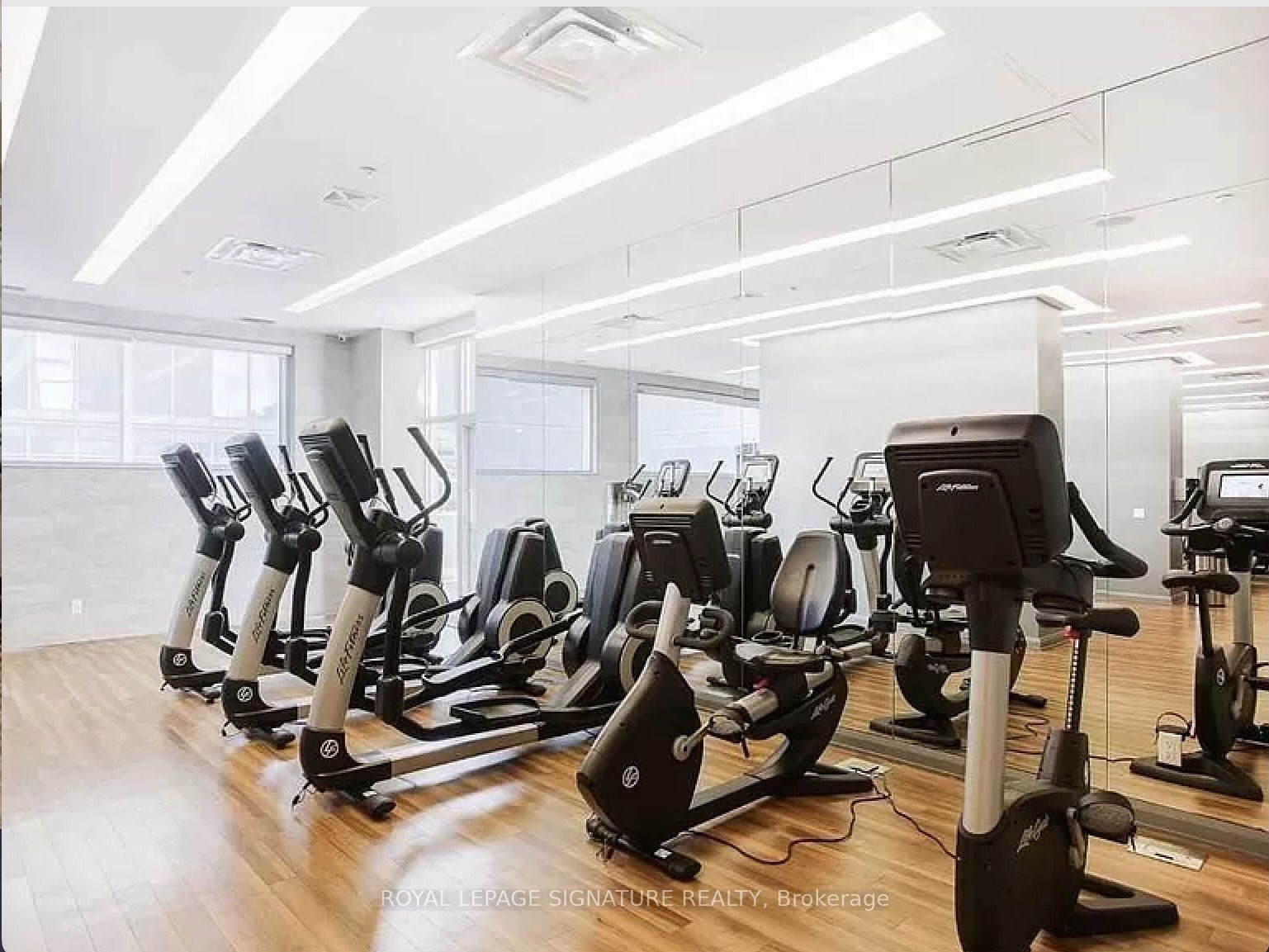 155 Yorkville Avenue 1218 Property Photo 24