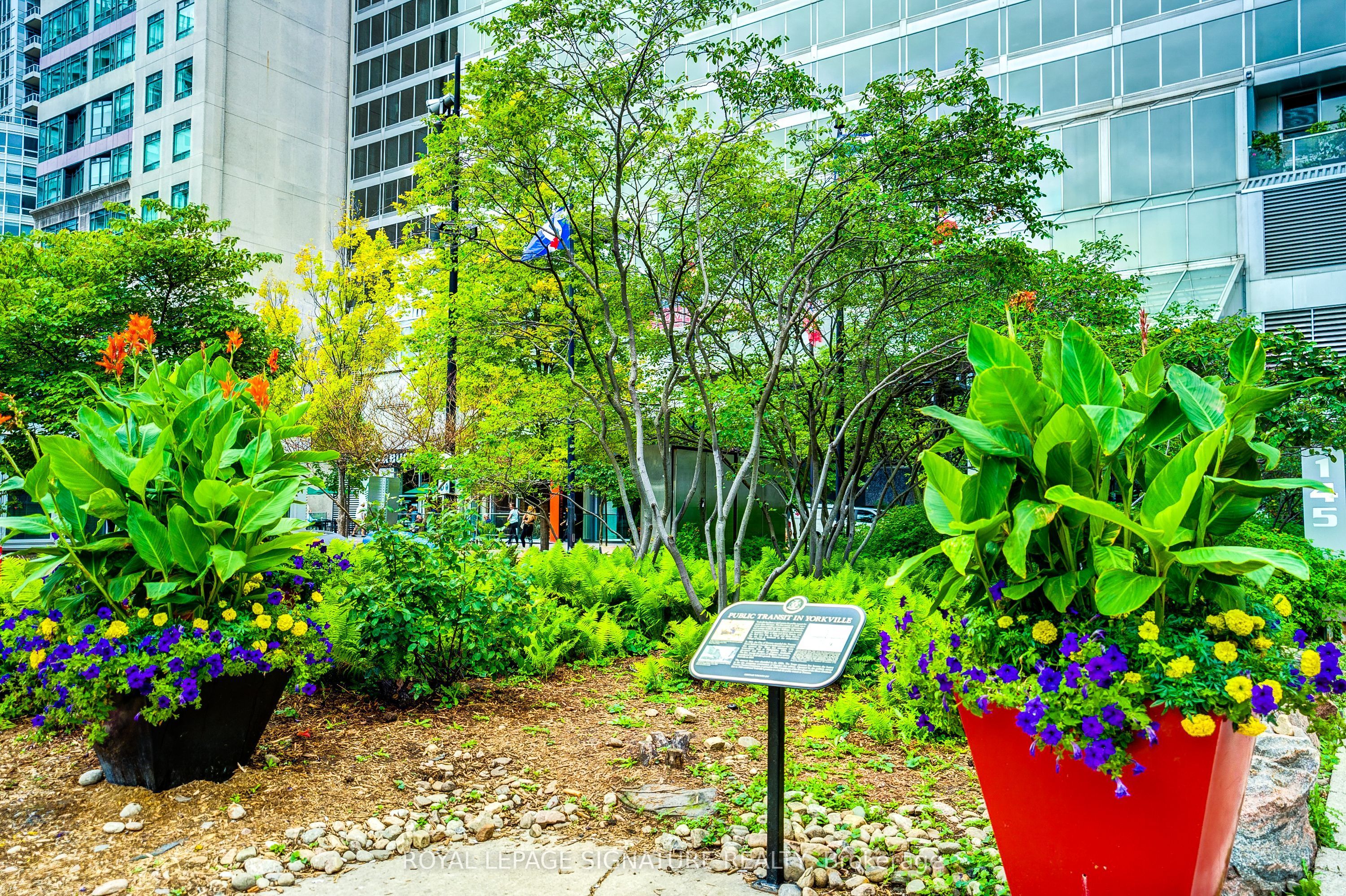 155 Yorkville Avenue 1218 Property Photo 27