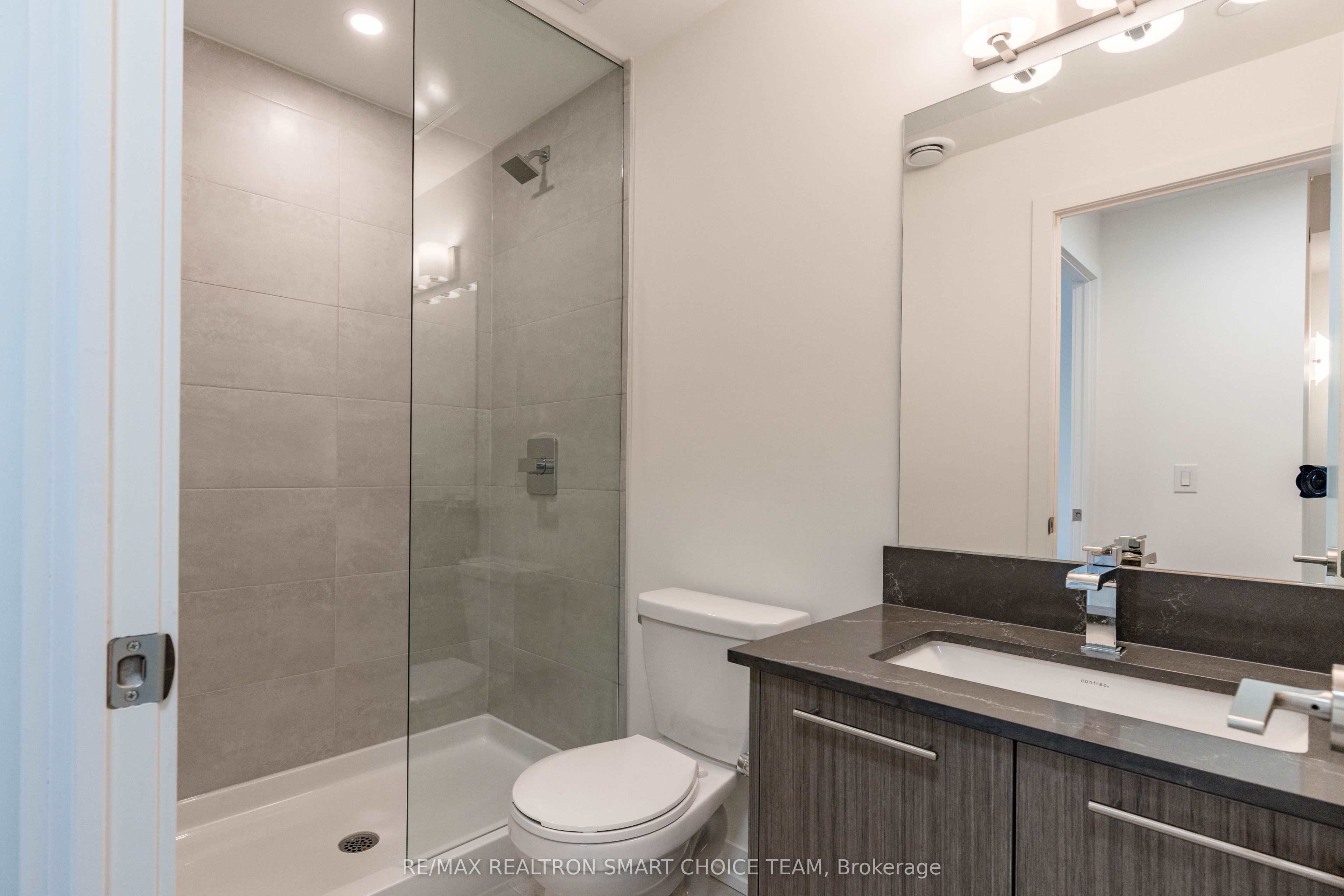 871 Sheppard Avenue W 41 Property Photo 17