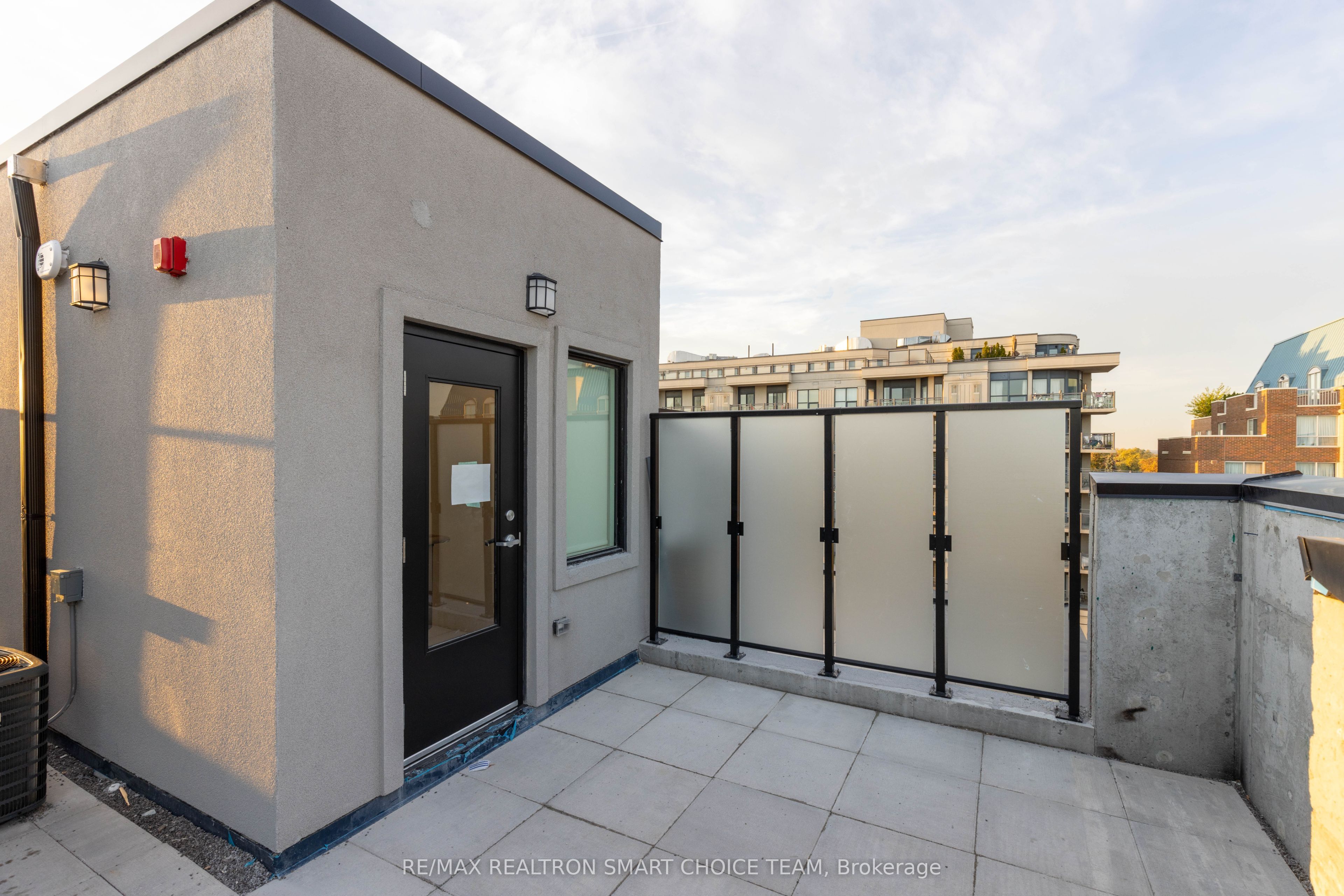 871 Sheppard Avenue W 41 Property Photo 22