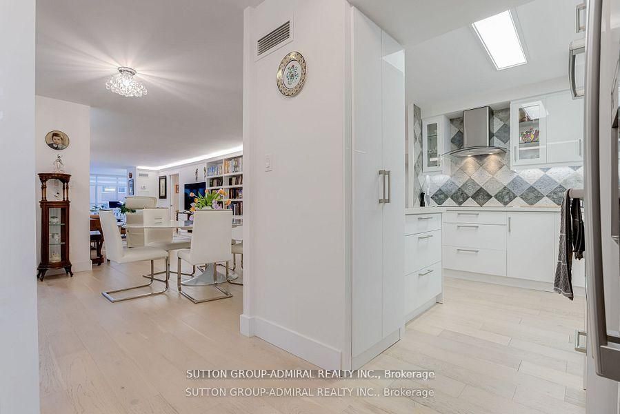 278 E Bloor Street E 805 Property Photo 5