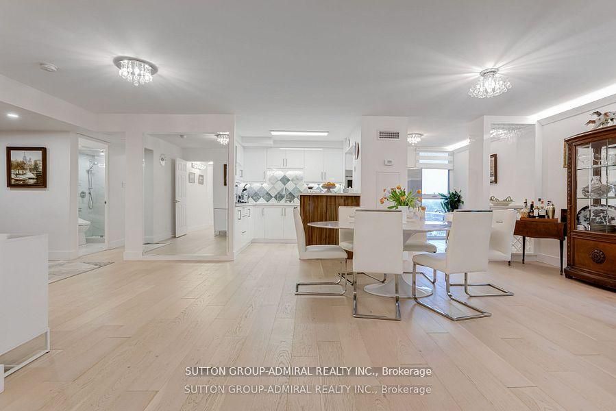 278 E Bloor Street E 805 Property Photo 7