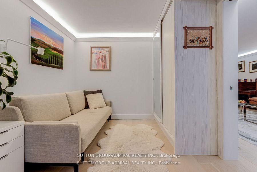 278 E Bloor Street E 805 Property Photo 9