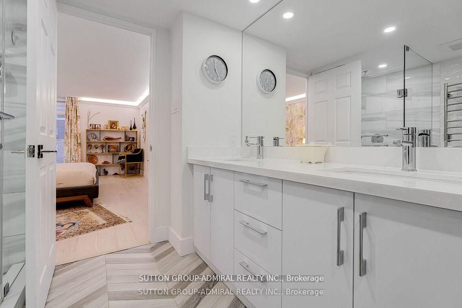 278 E Bloor Street E 805 Property Photo 25