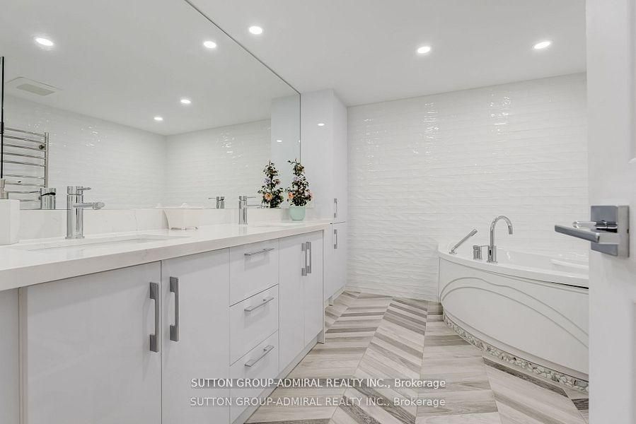 278 E Bloor Street E 805 Property Photo 27