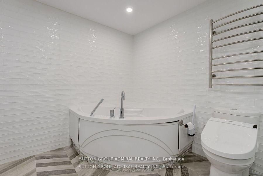 278 E Bloor Street E 805 Property Photo 28