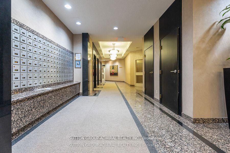 278 E Bloor Street E 805 Property Photo 32