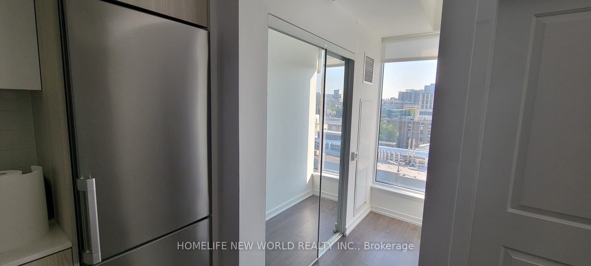 203 College Street 906 Property Photo 9