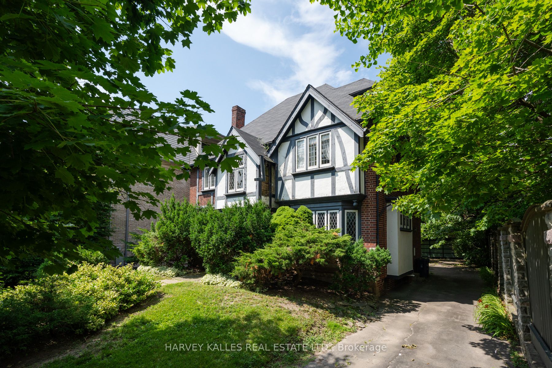 412 Glenayr Road Property Photo 3