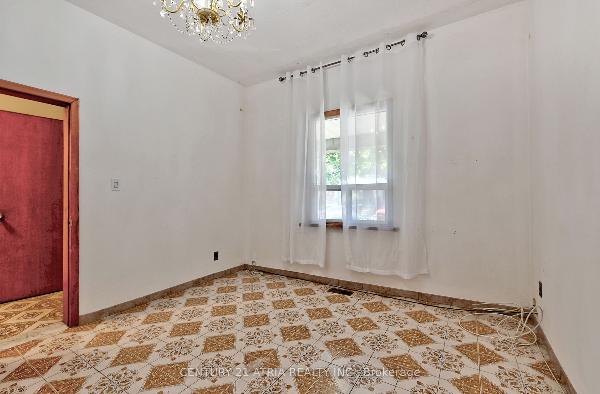 1195 Dovercourt Road Property Photo 5