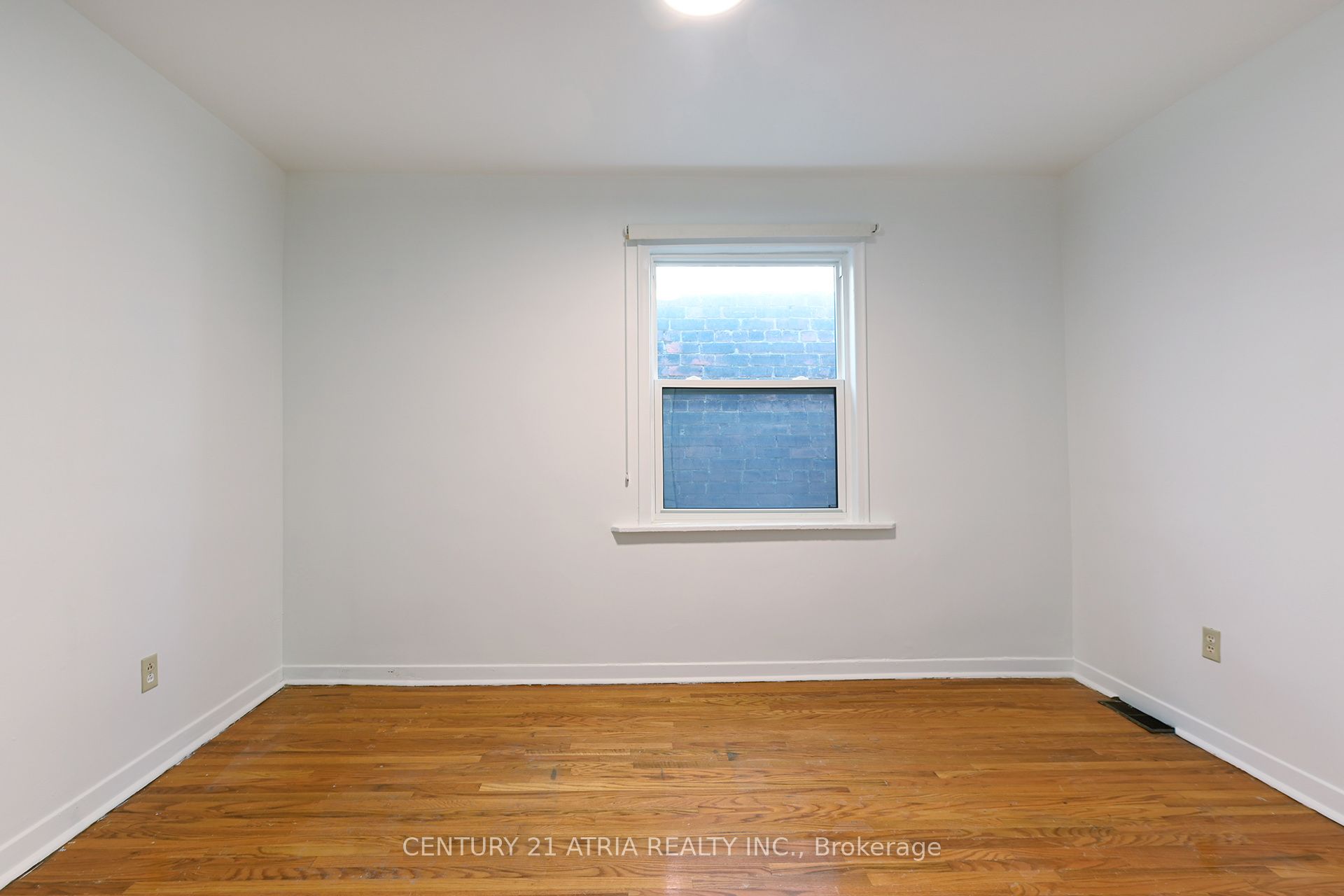 1195 Dovercourt Road Property Photo 16