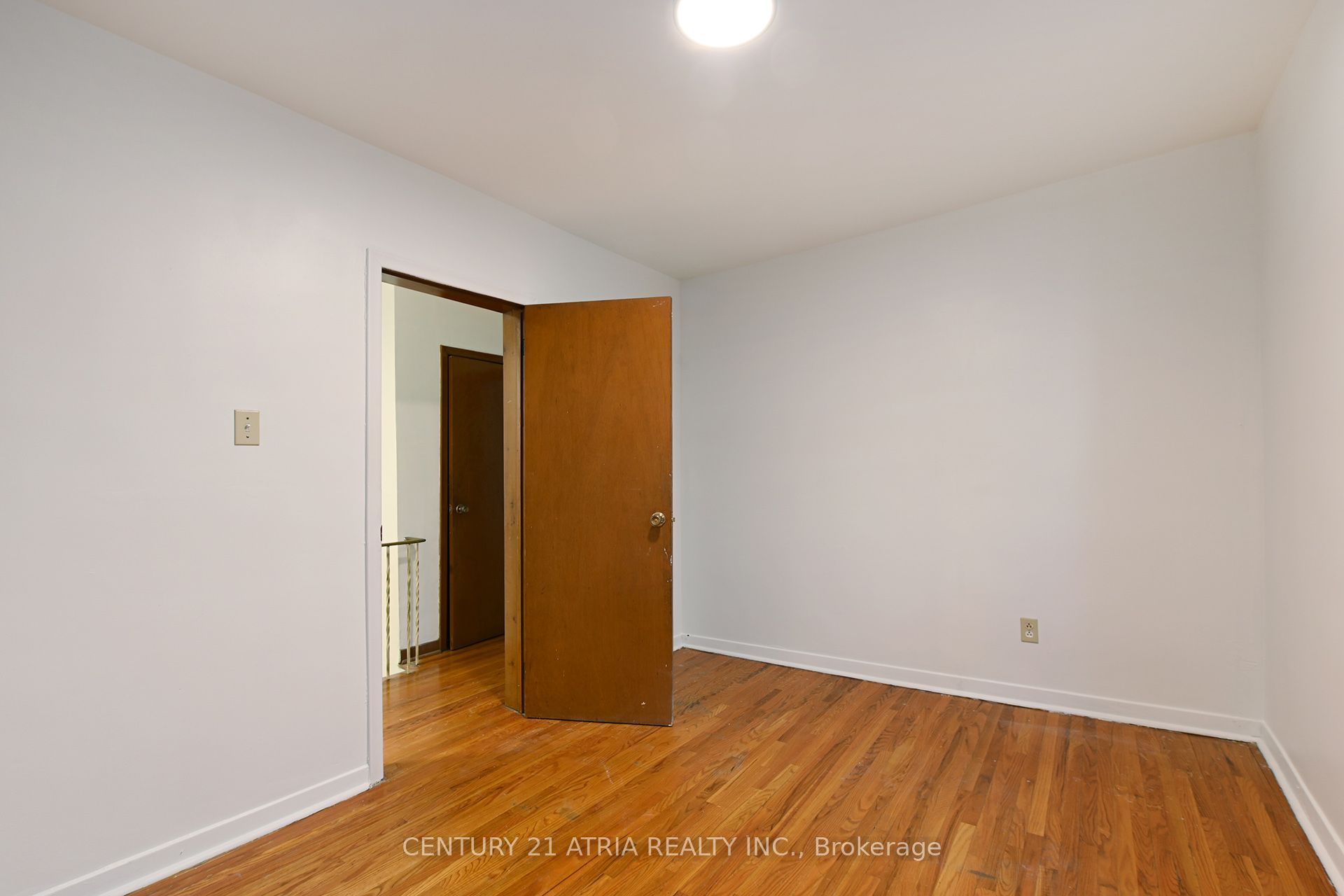 1195 Dovercourt Road Property Photo 17