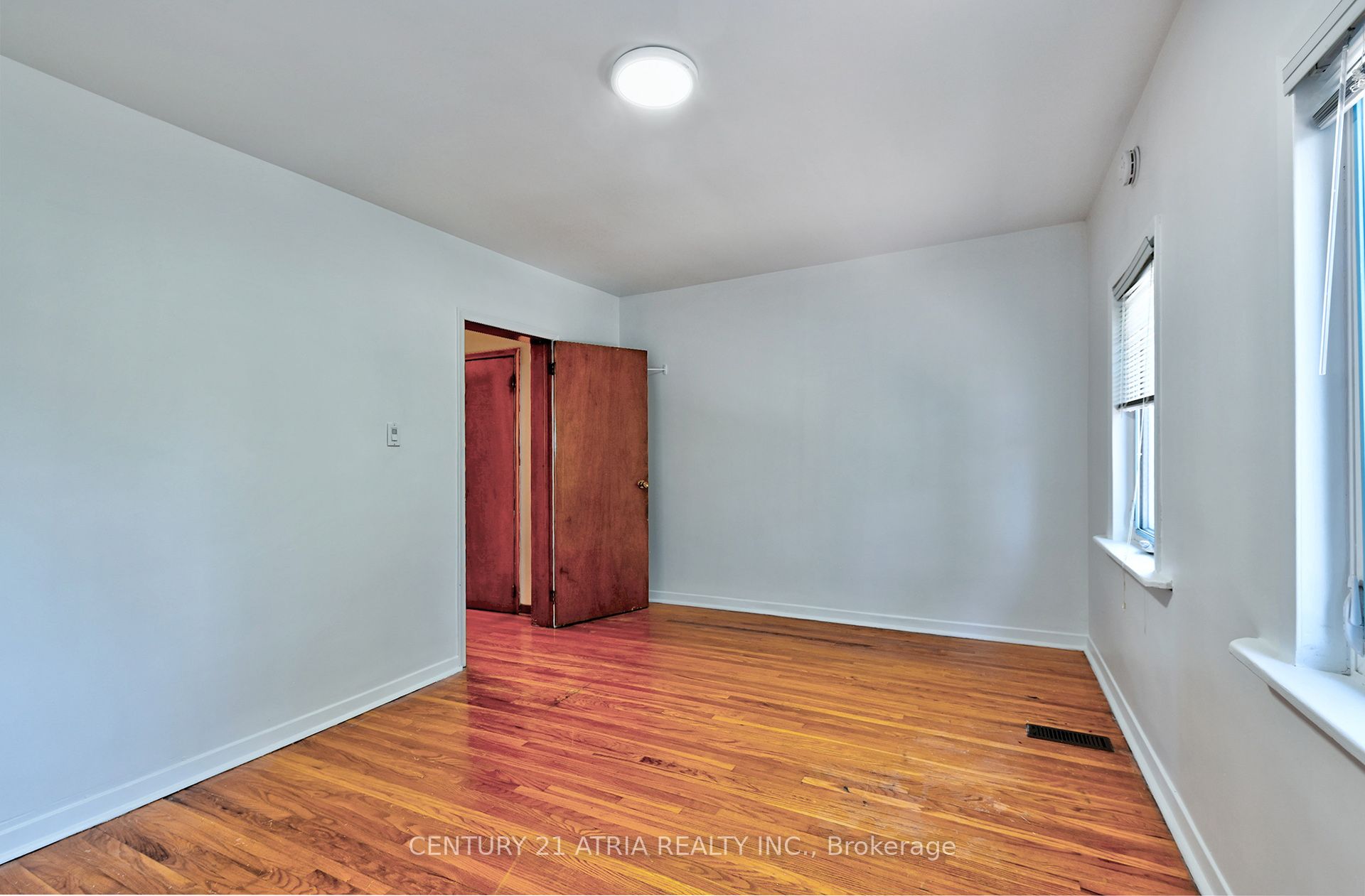 1195 Dovercourt Road Property Photo 20