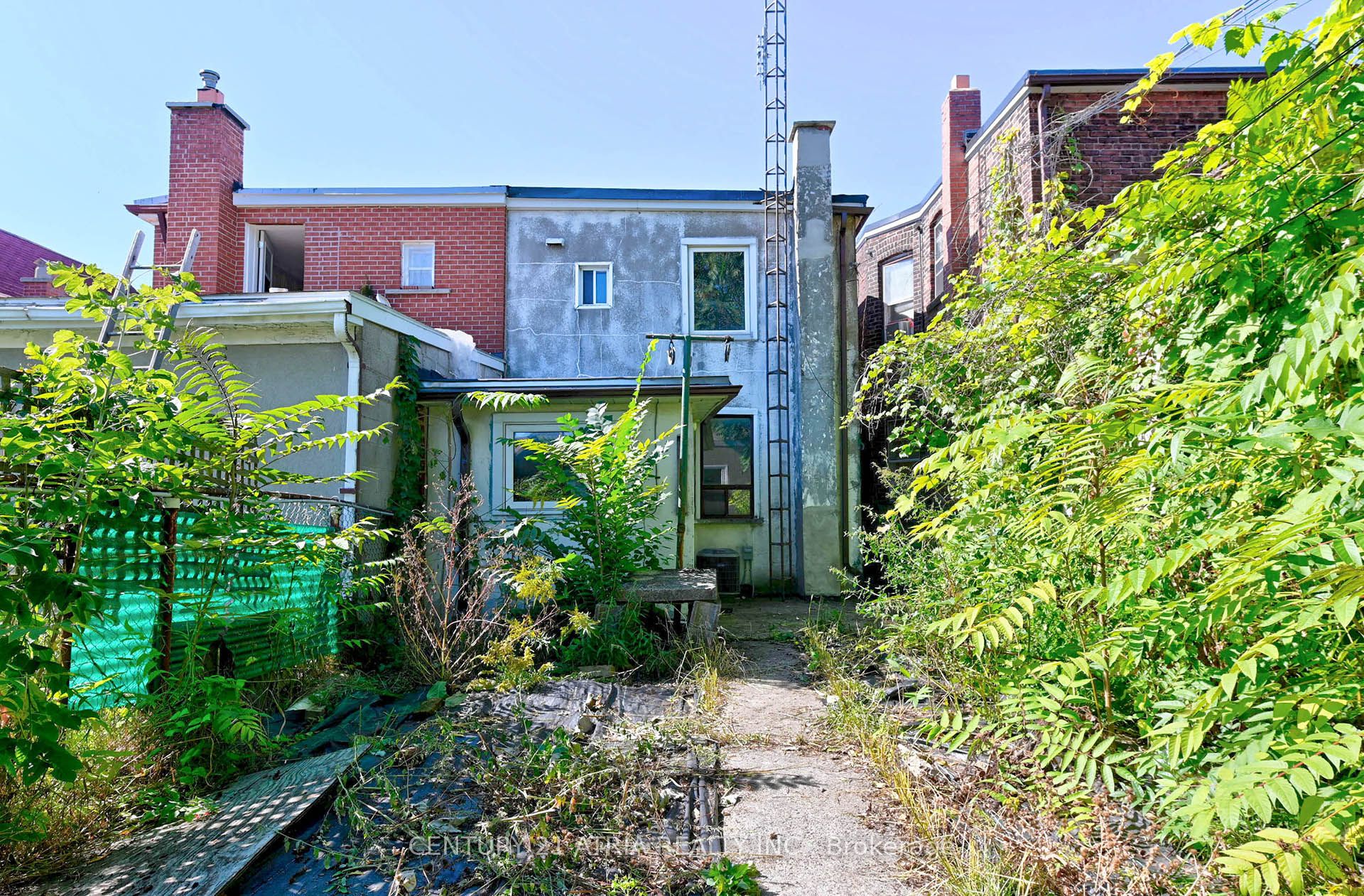 1195 Dovercourt Road Property Photo 25