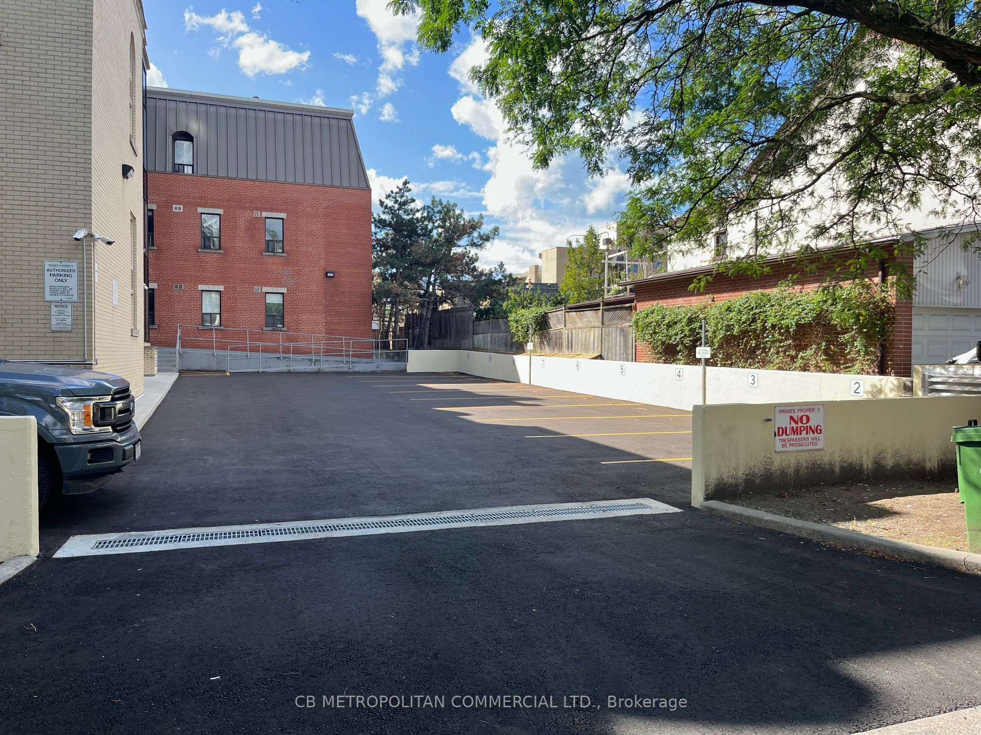 150 Beverley Street 1 Property Photo 2